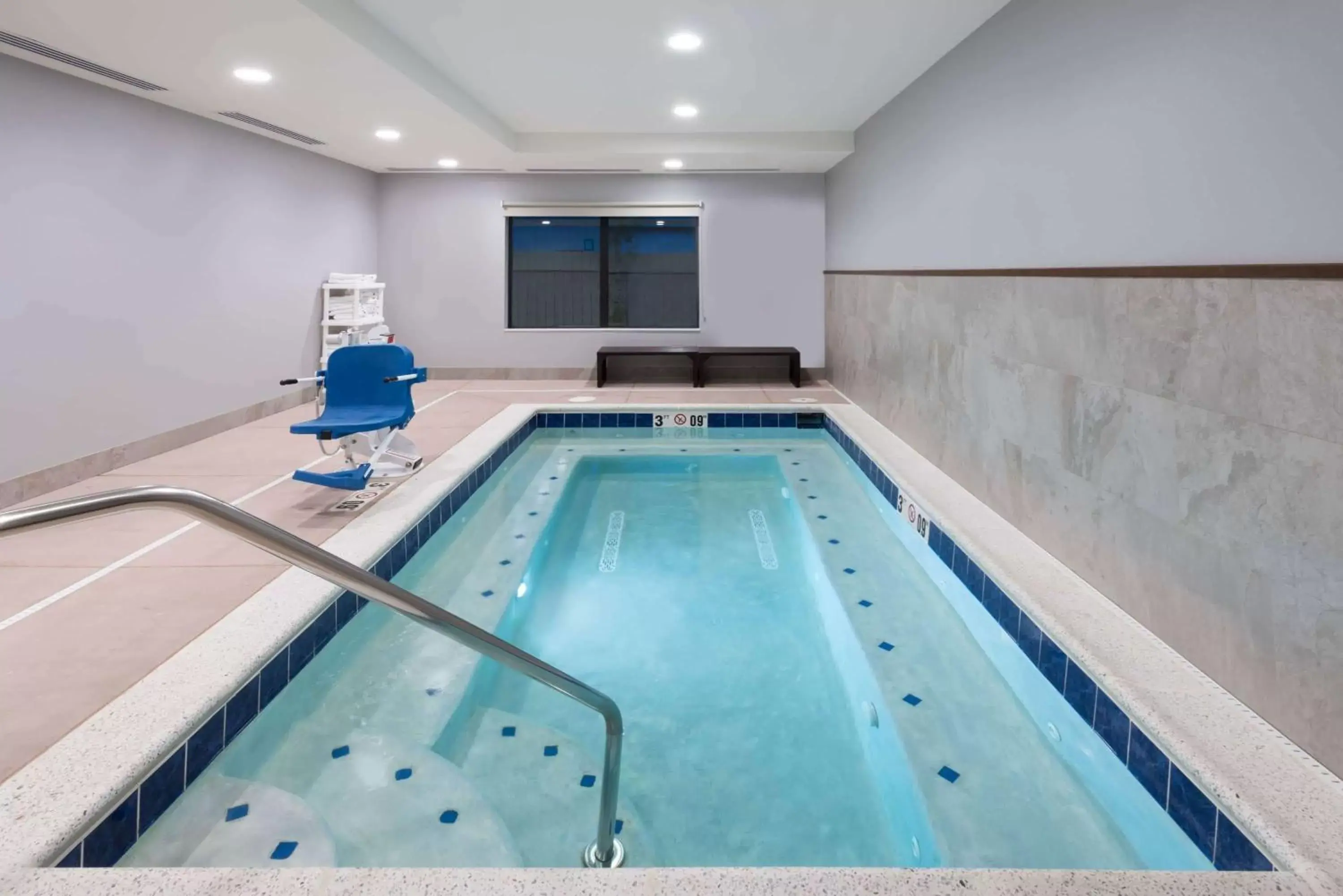 Hot Tub, Swimming Pool in Wingate by Wyndham Sidney