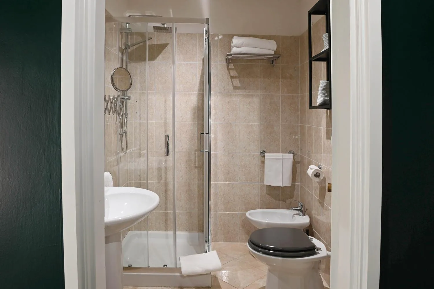 Shower in Il Ciocco Hotels