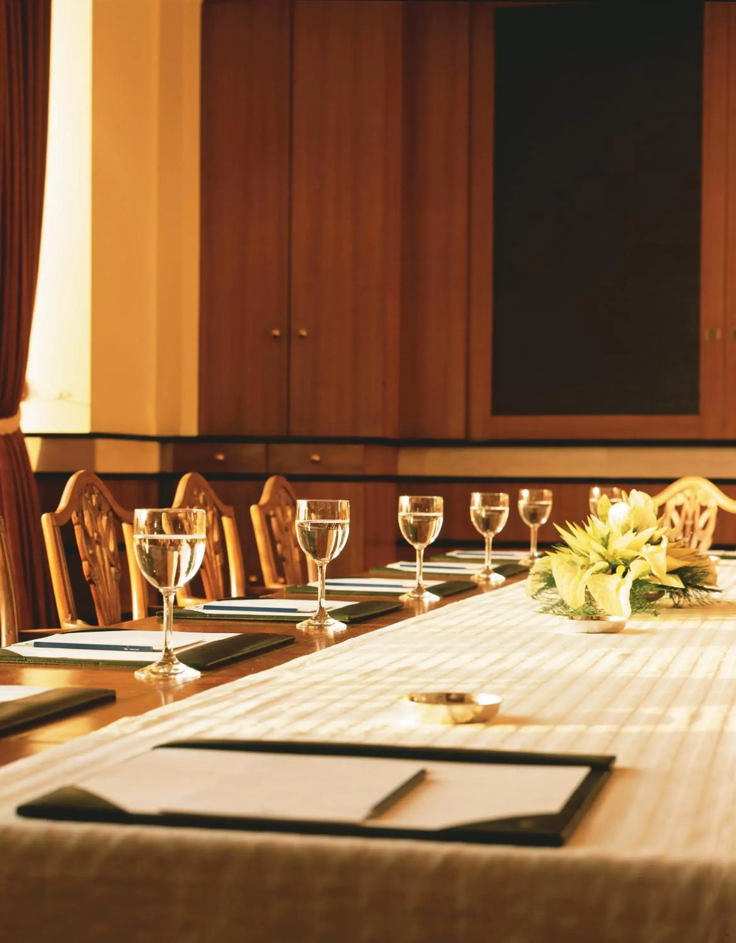 Business facilities, Restaurant/Places to Eat in Trident Nariman Point