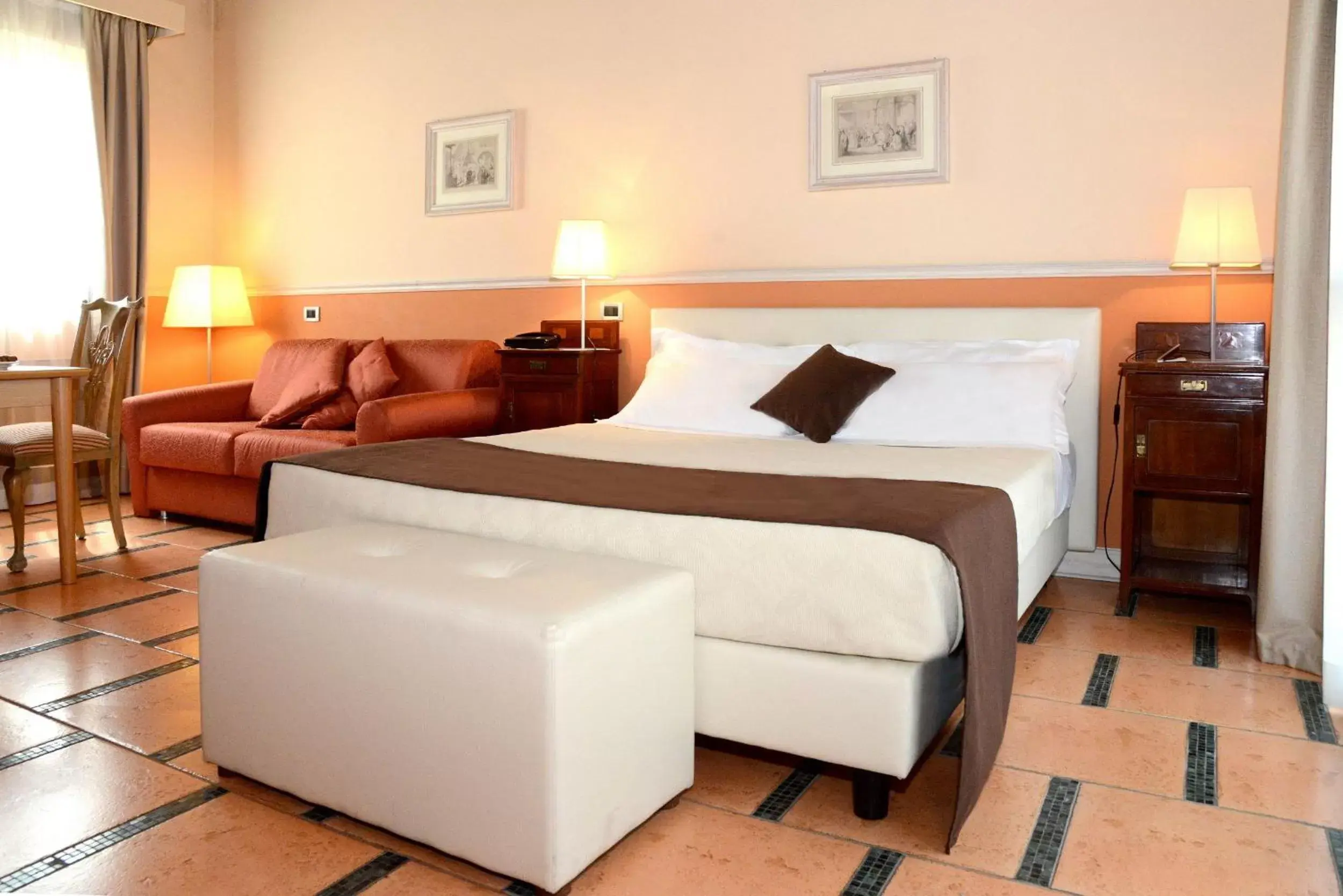Bedroom, Bed in Hotel Ponte di Rialto