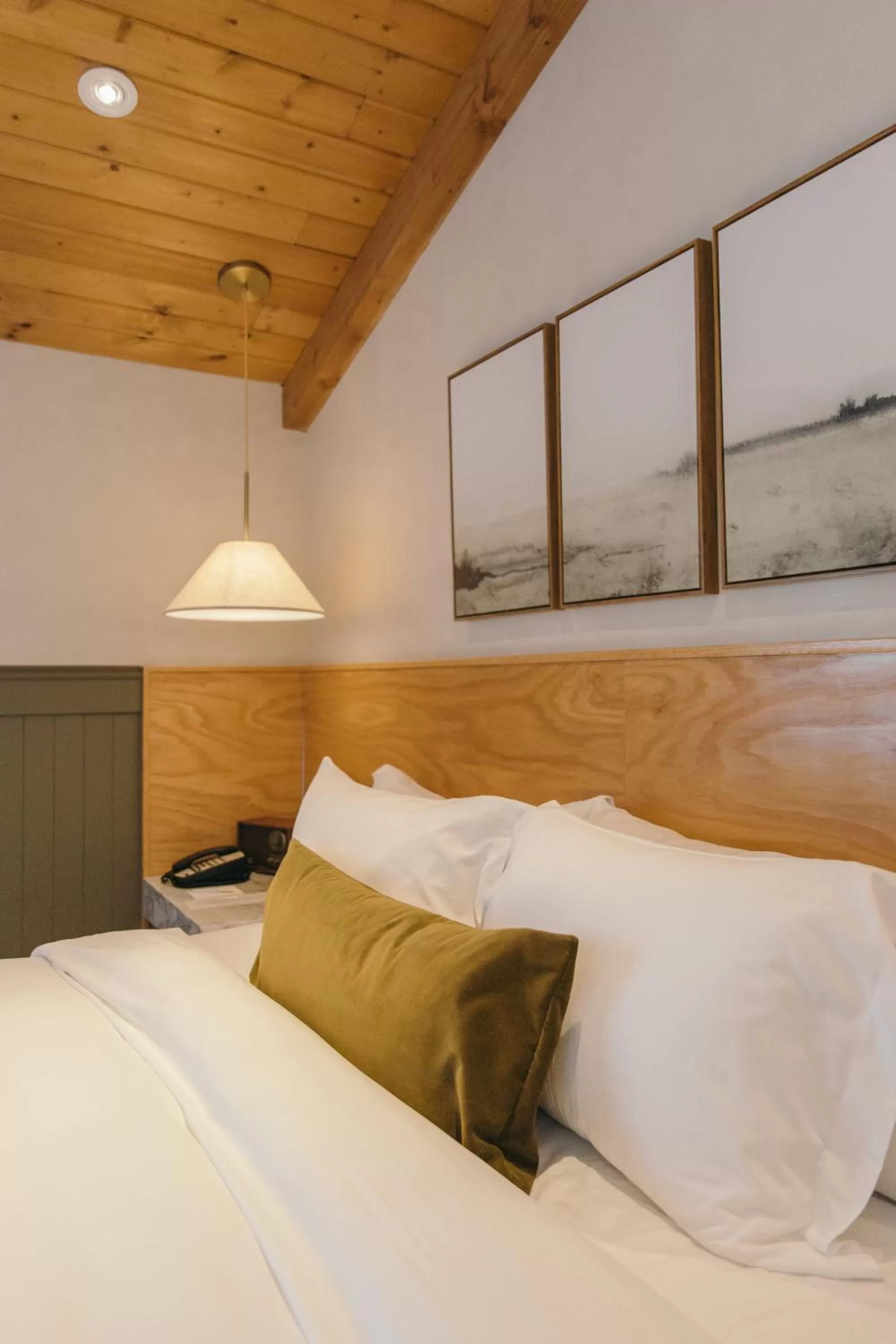 Bed in CALAMIGOS RANCH Resort & Spa