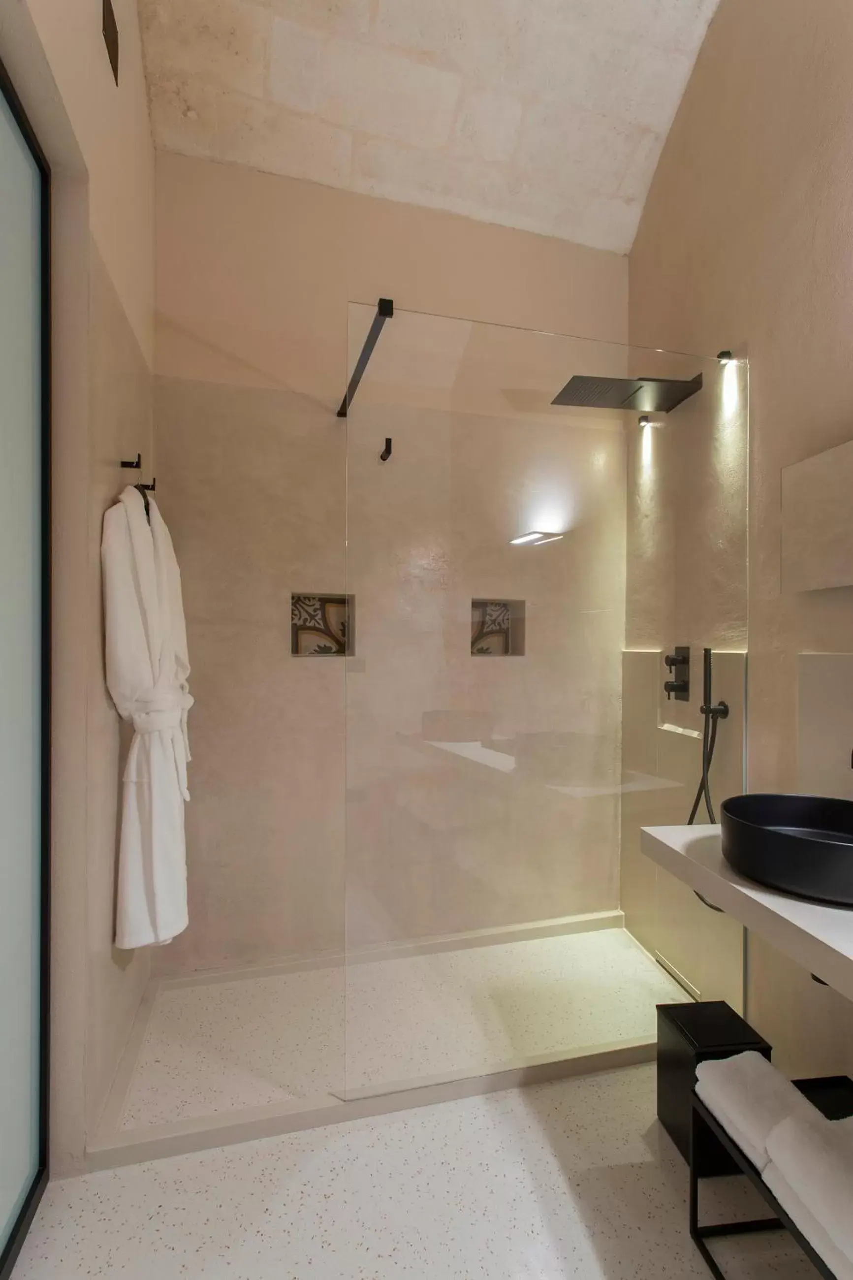 Shower, Bathroom in PIANELLE RESORT