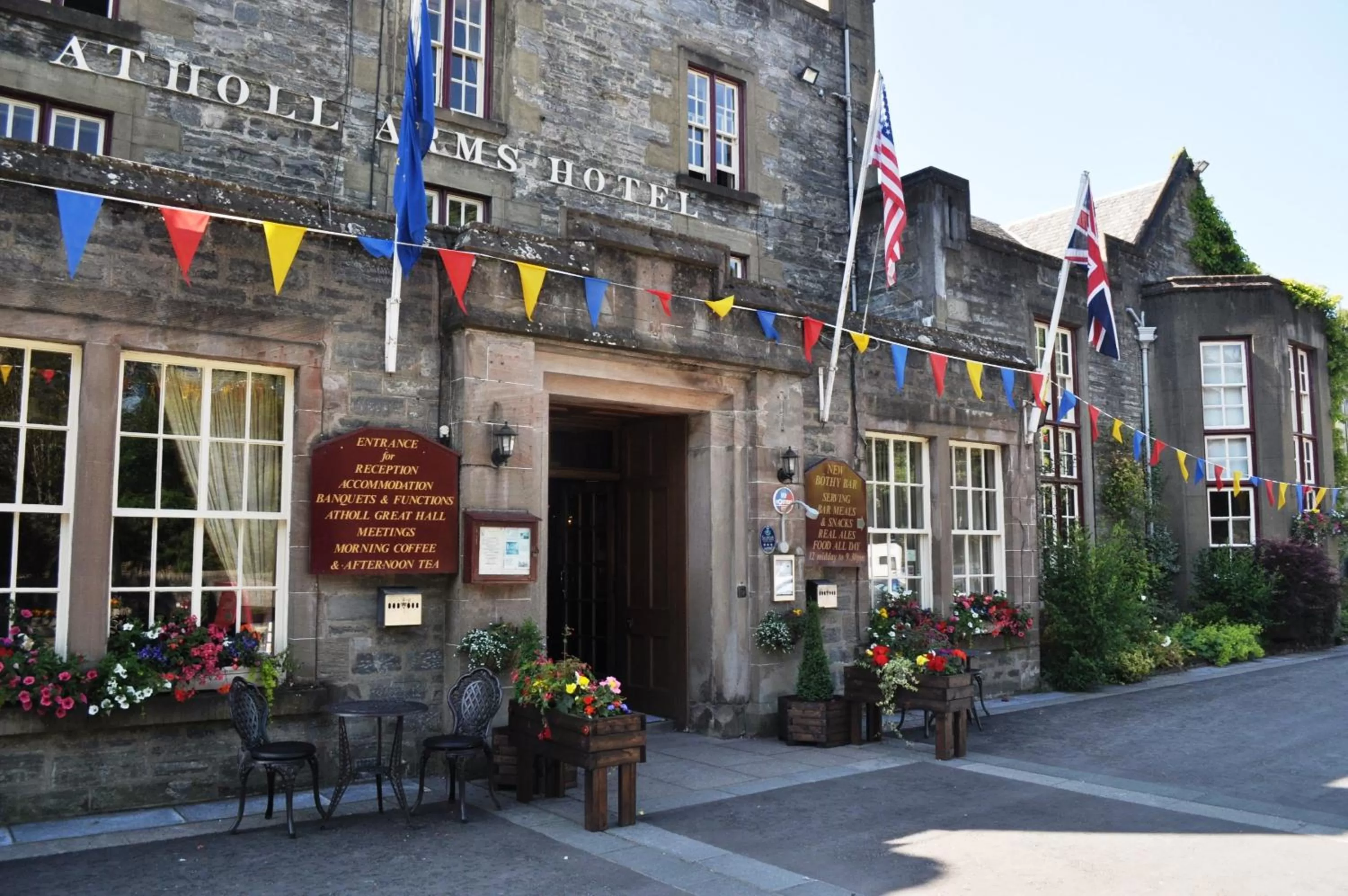Facade/entrance in Atholl Arms