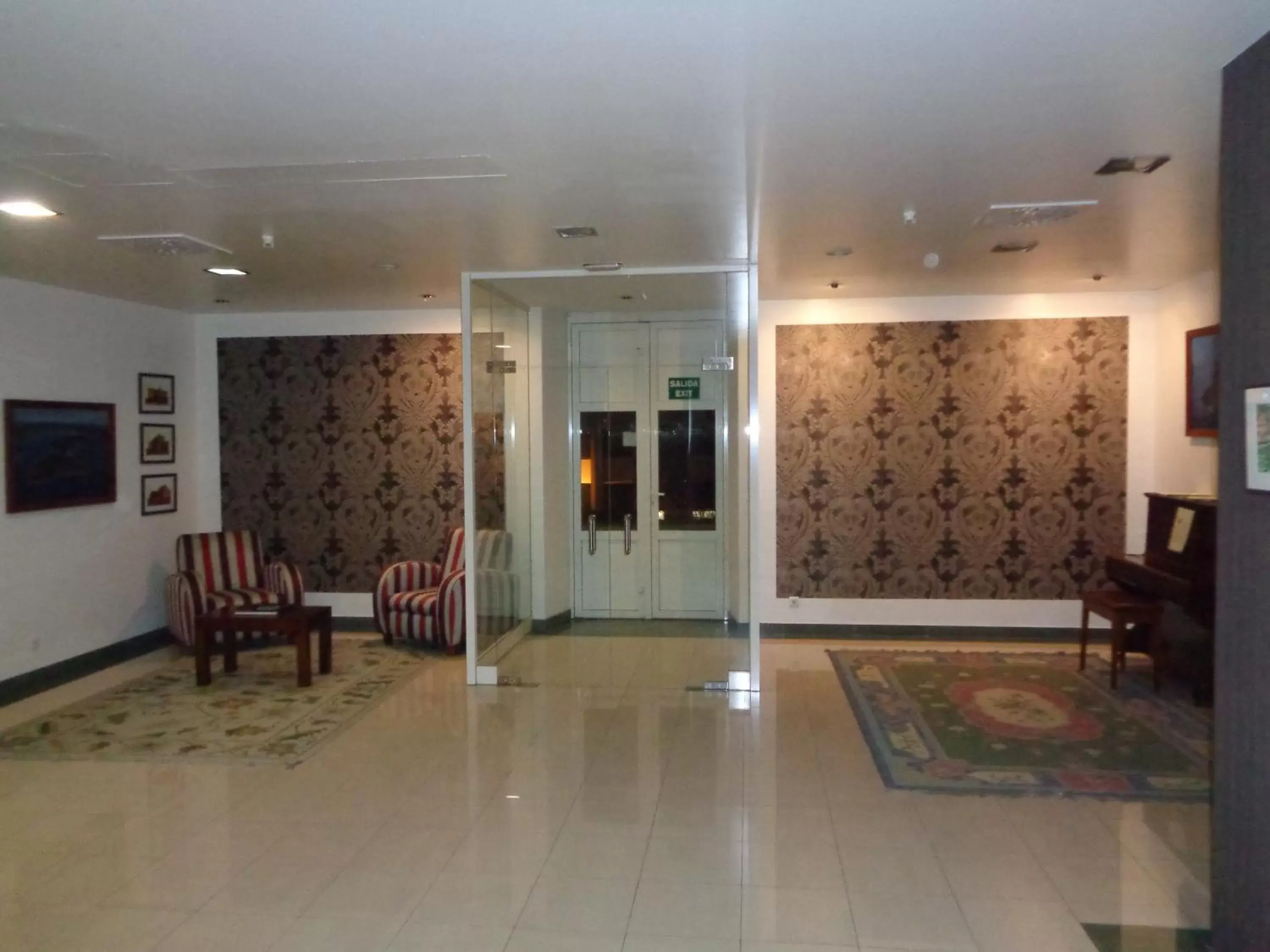 Communal lounge/ TV room, Lobby/Reception in Hotel Villa De Betanzos
