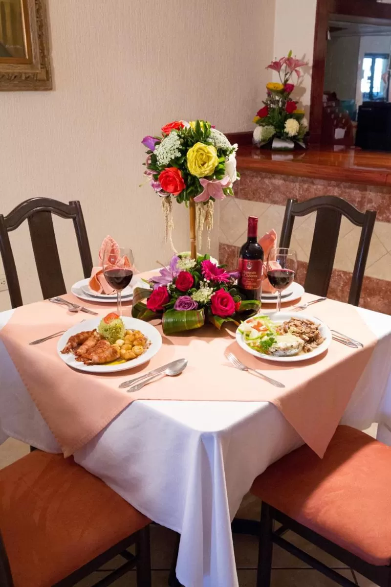 Restaurant/places to eat in Hotel Principado Tijuana Aeropuerto