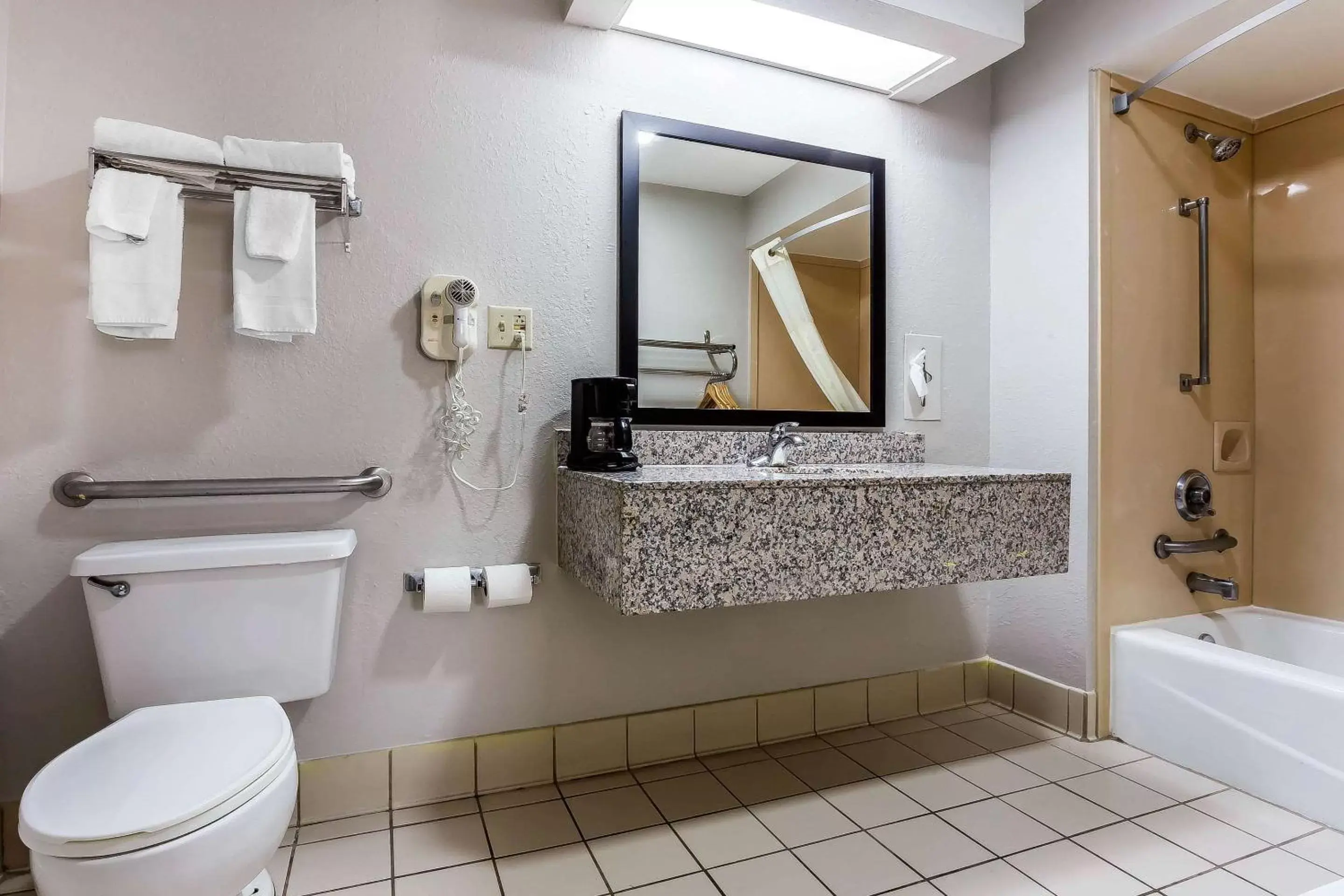 Bathroom in Quality Inn & Suites Mooresville-Lake Norman