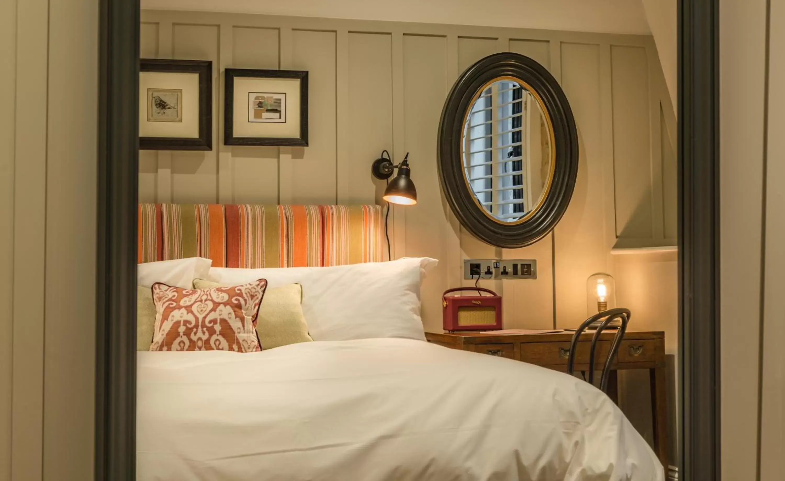 Photo of the whole room, Bed in King Street Townhouse