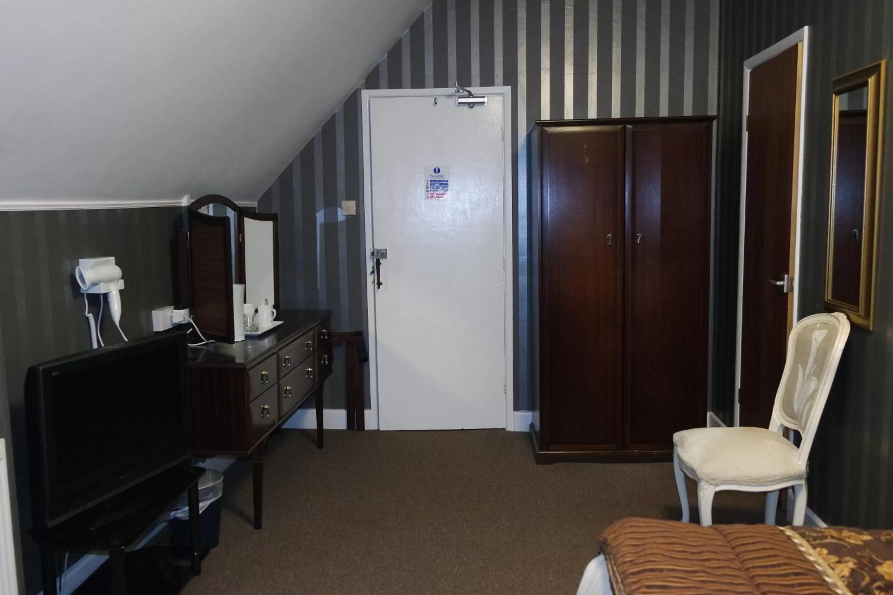 Bedroom in Gable End Hotel