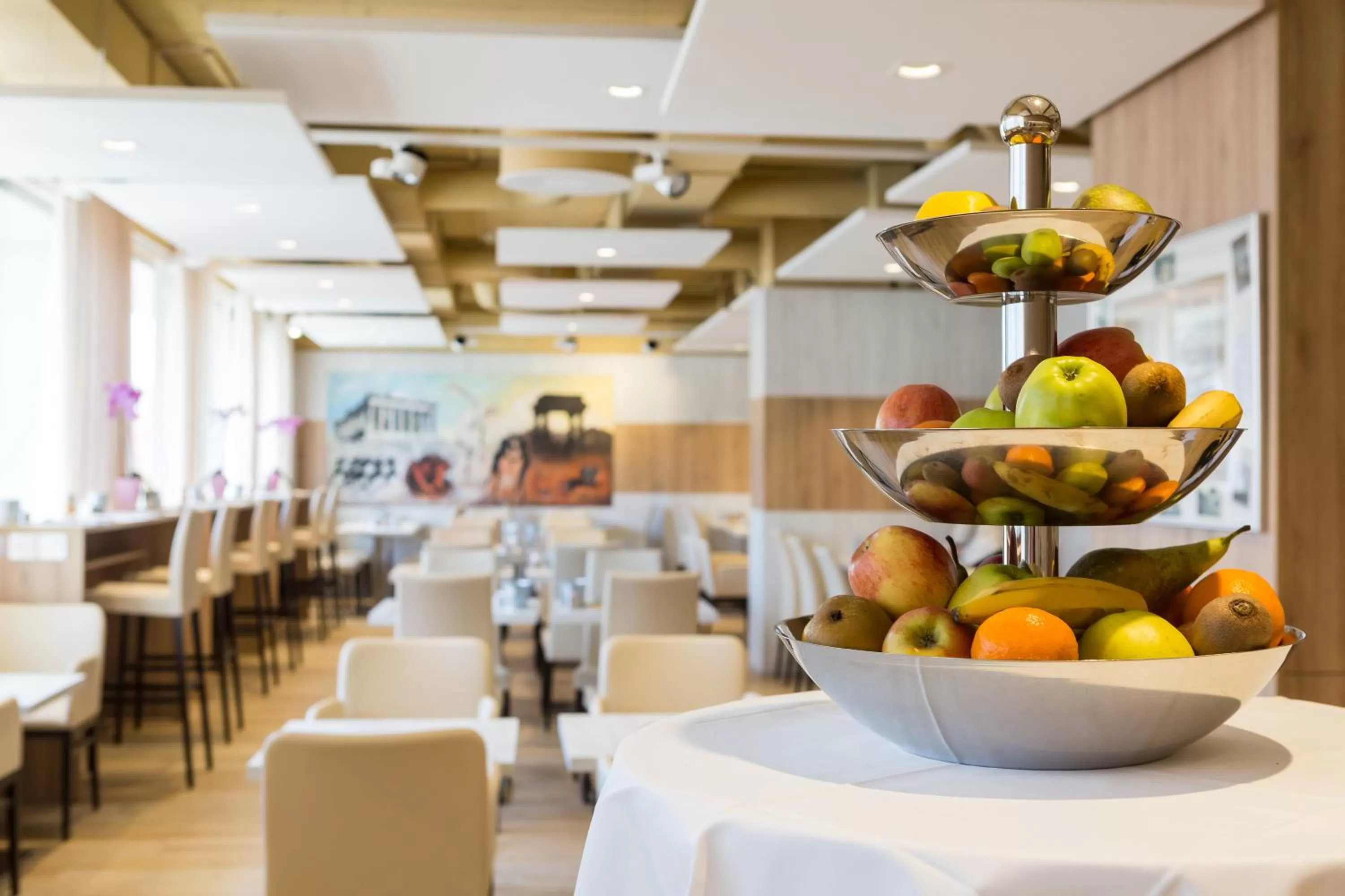 Restaurant/places to eat in Continental Hotel Lausanne