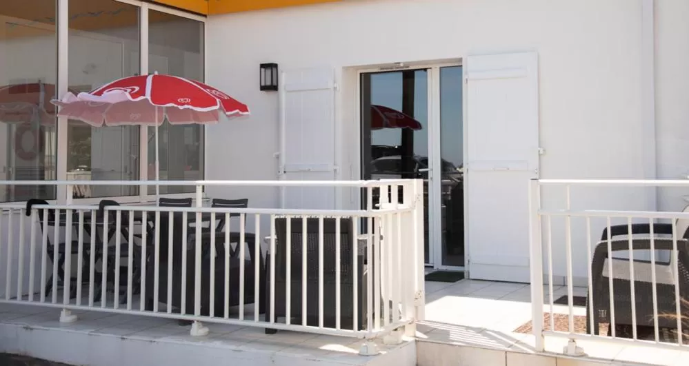 Patio in Hotel Les Dunes