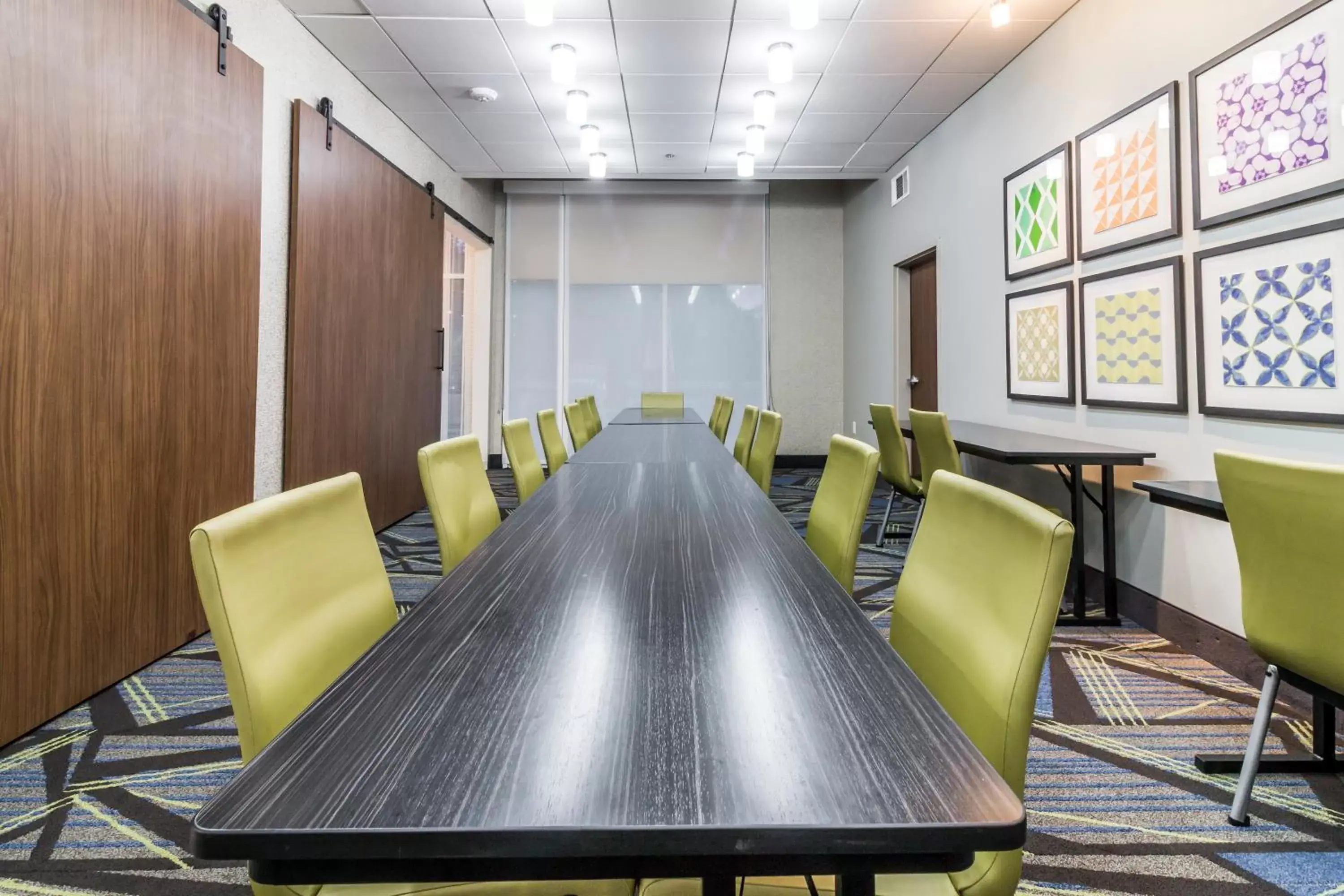 Meeting/conference room in Holiday Inn Express - Villa Rica, an IHG Hotel