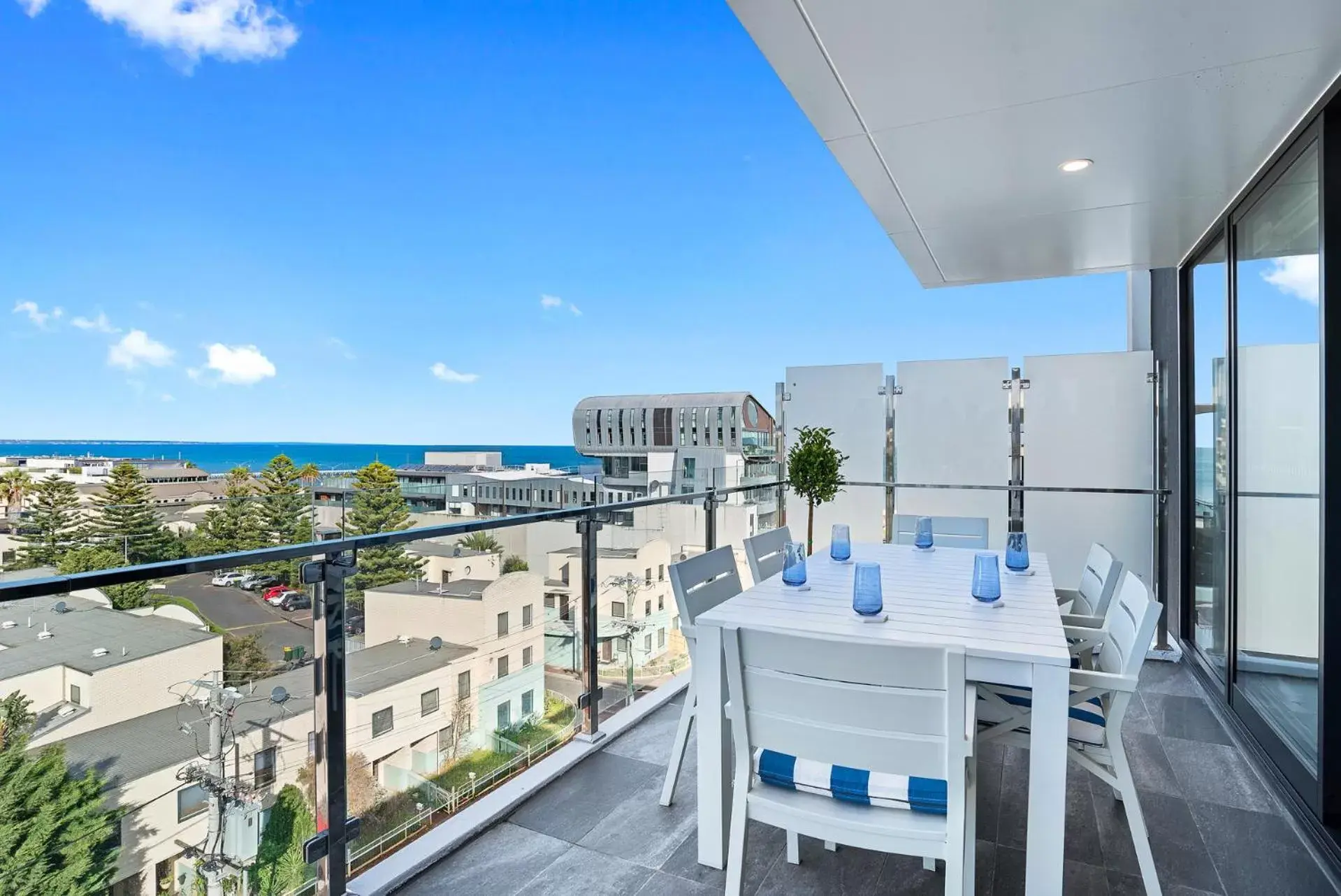 Sea view in The Hamptons Apartments - Port Melbourne
