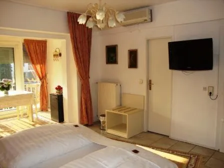TV and multimedia, Bed in Haus Mooren, Hotel Garni