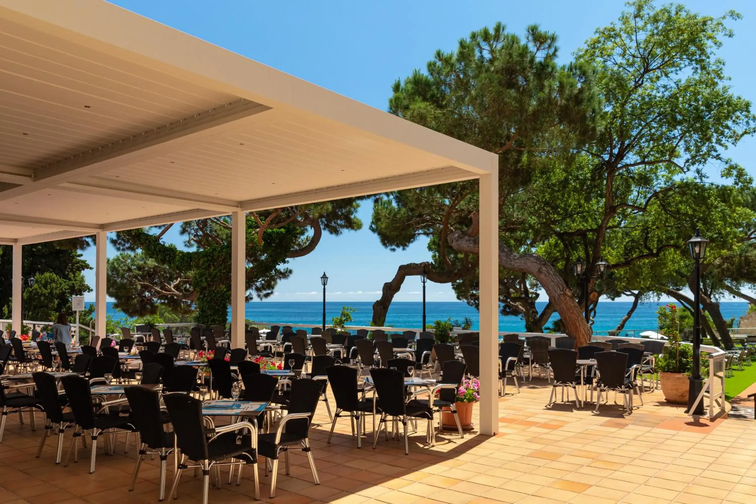 Balcony/Terrace, Restaurant/Places to Eat in htop Caleta Palace