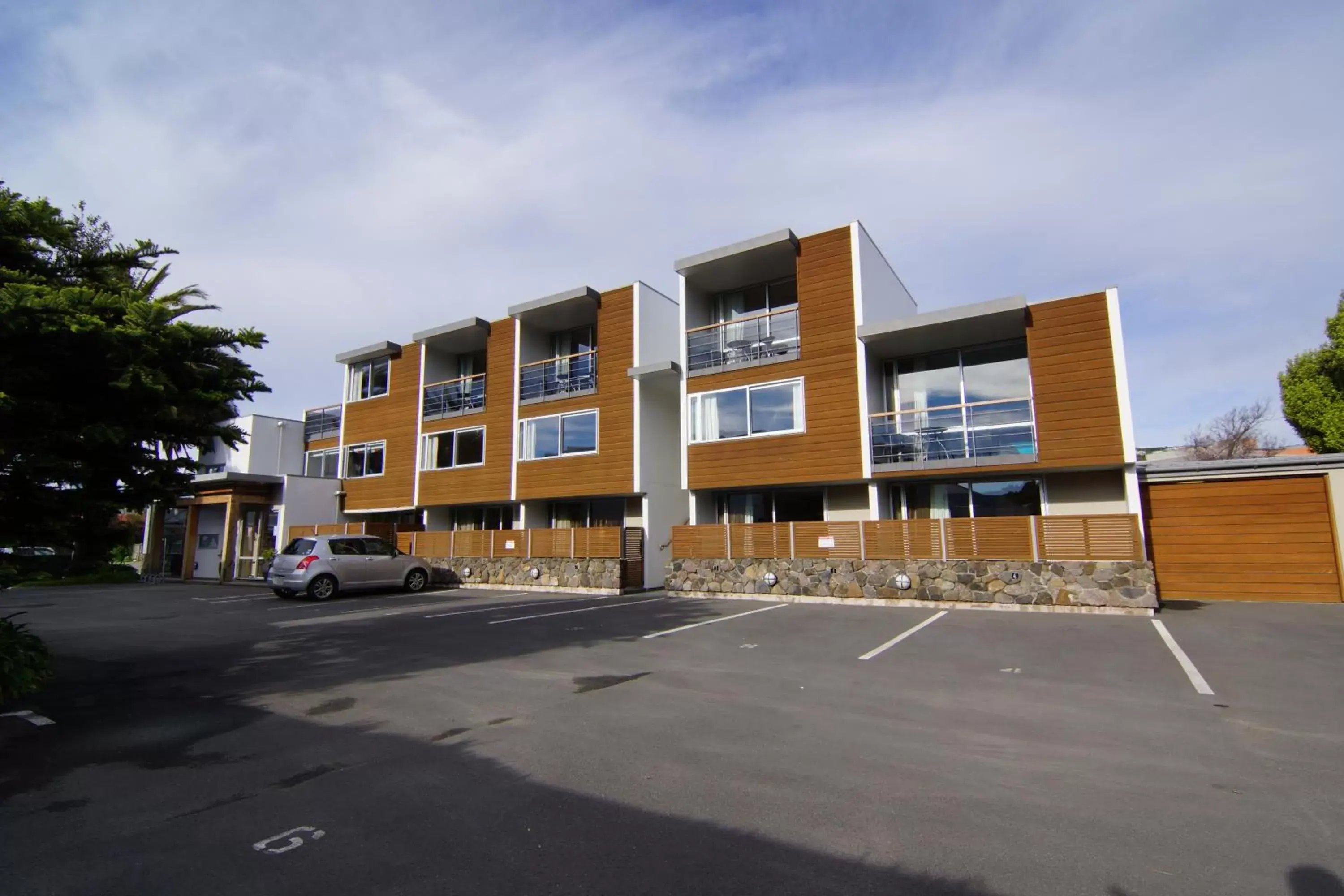 Facade/entrance, Property Building in Sumner Bay Motel