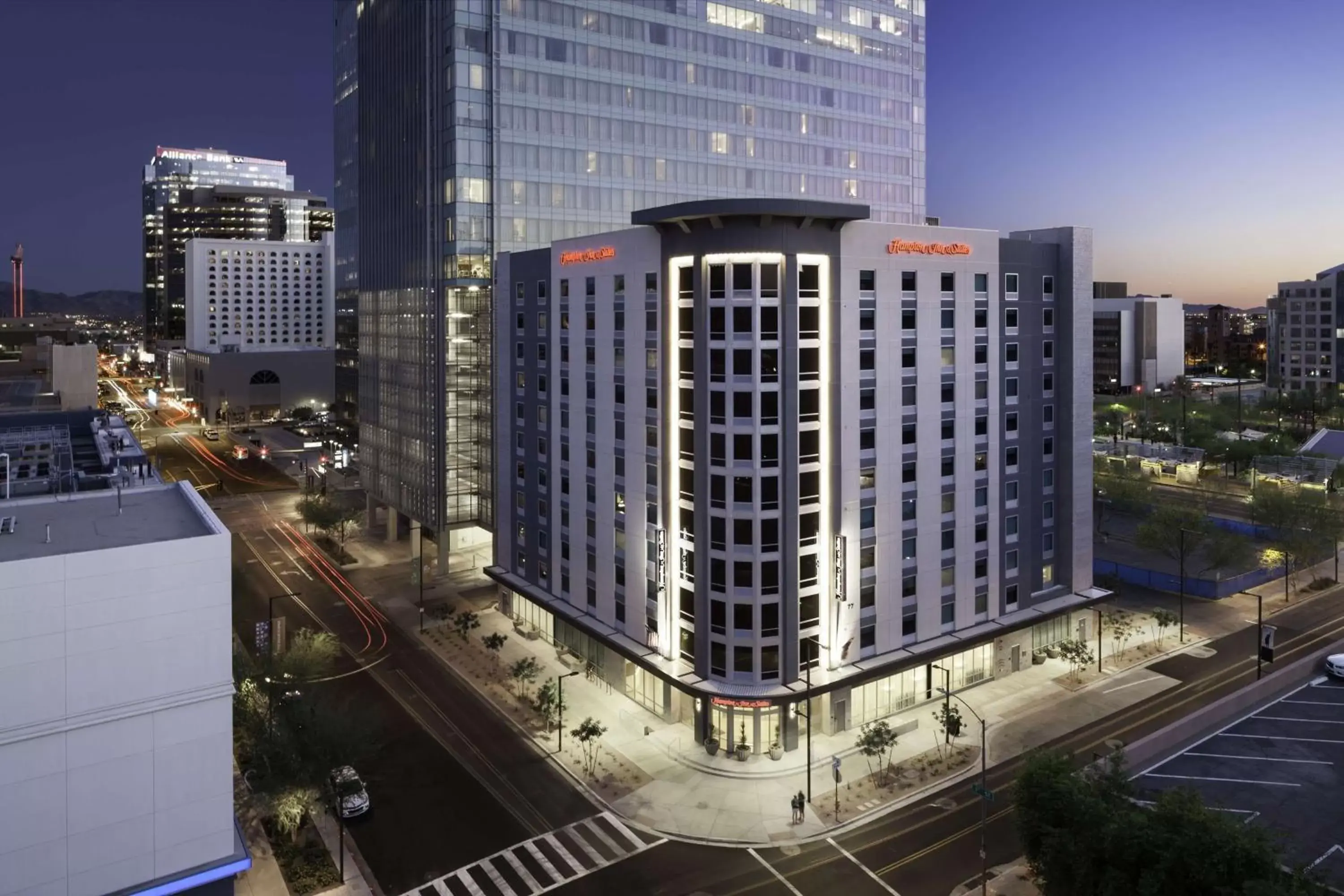 Property building in Hampton Inn & Suites Phoenix Downtown