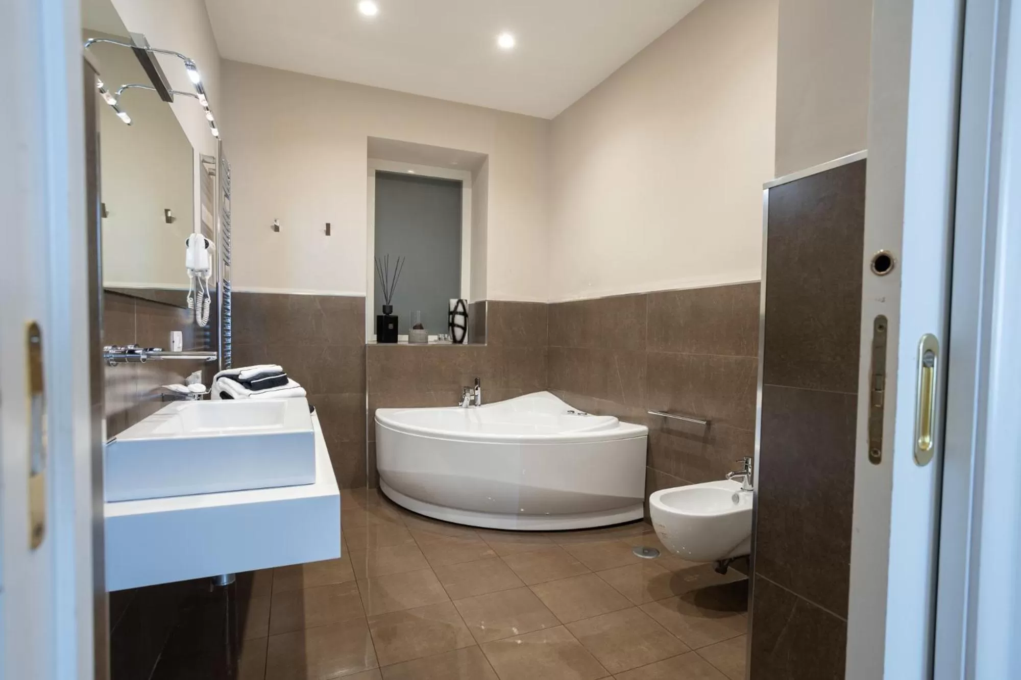 Bathroom in Cardilli Luxury Rooms