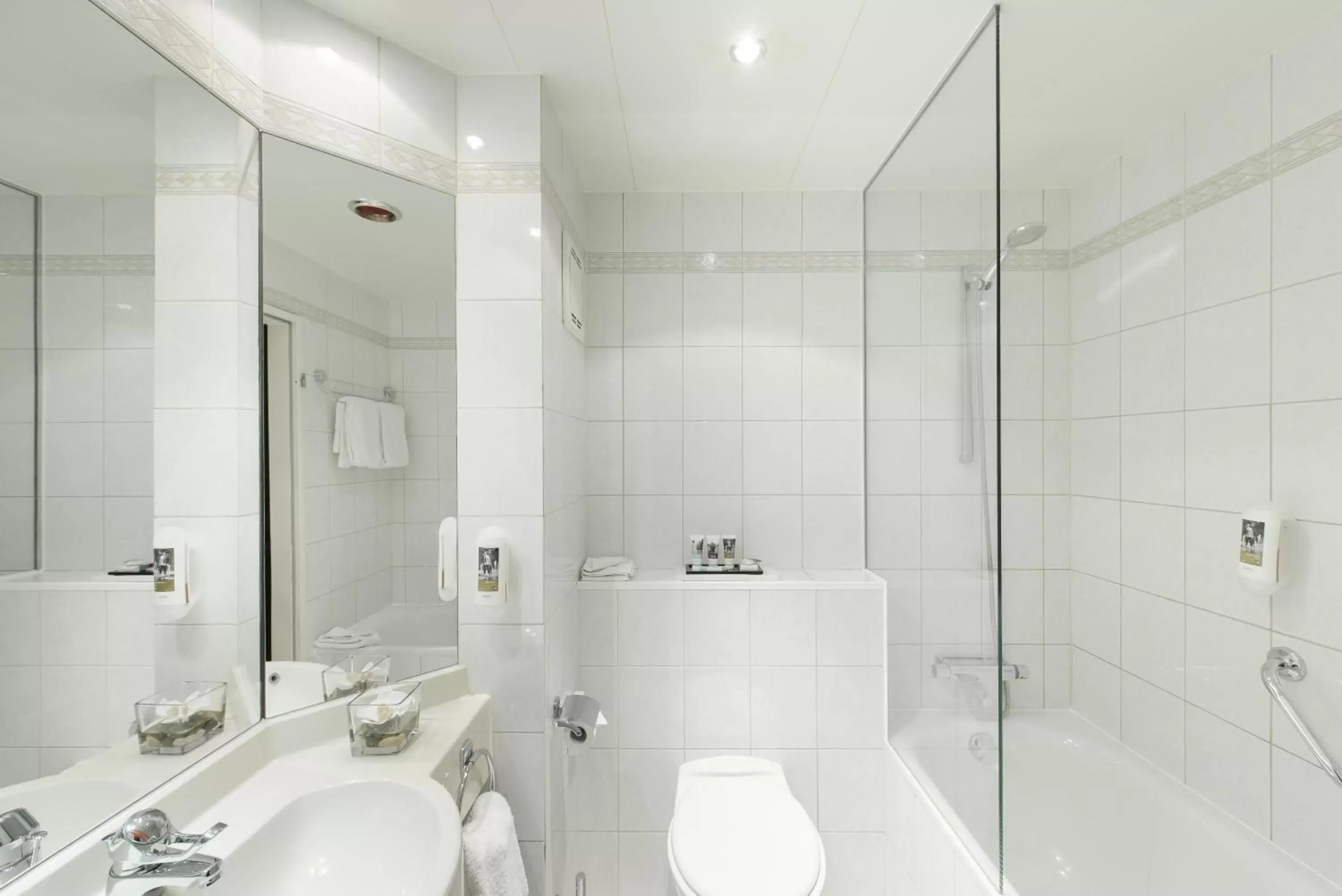Photo of the whole room, Bathroom in Mercure Kamen Unna
