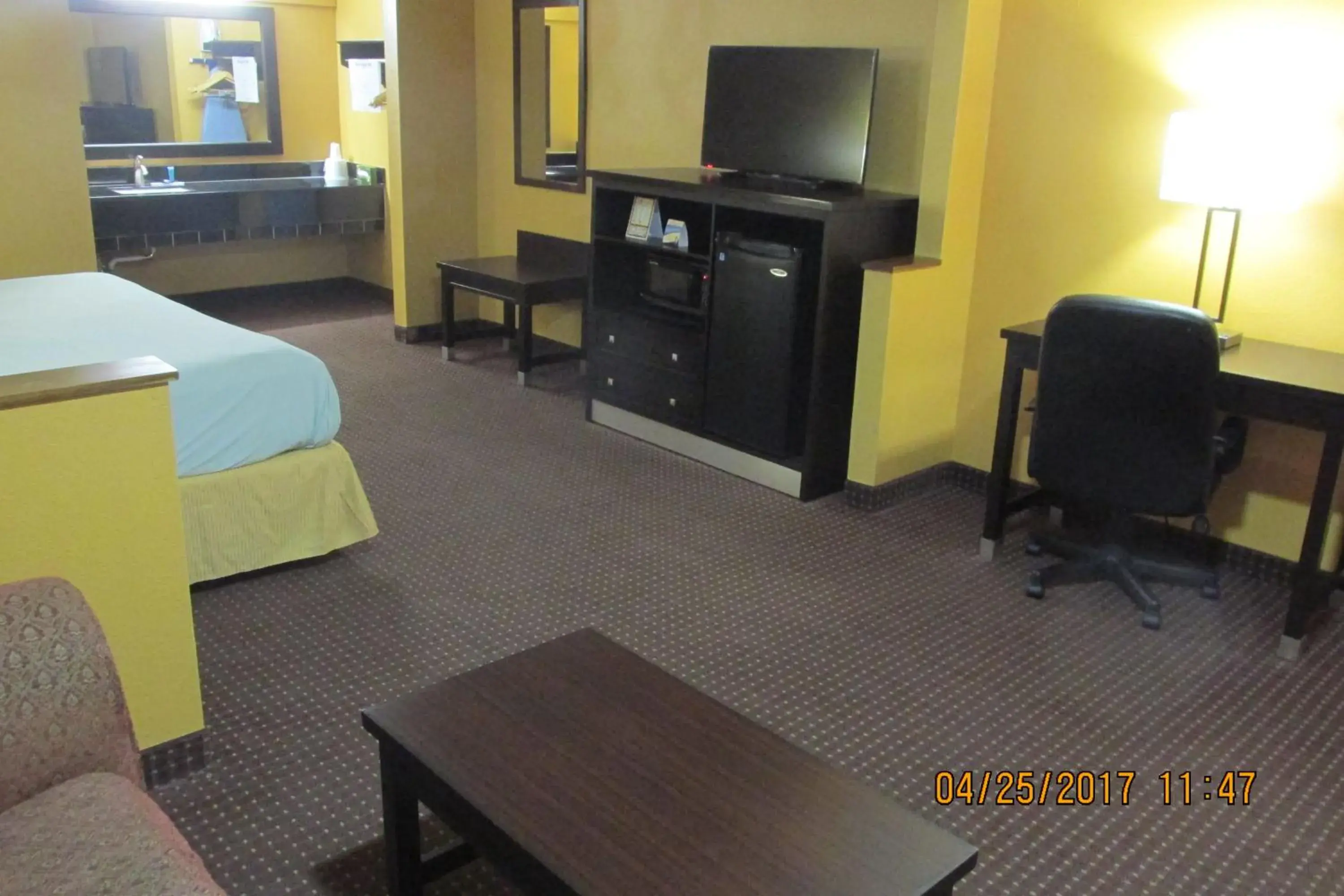 TV/Entertainment Center in Americas Best Value Inn Byram TV/Entertainment Center in Americas Best Value Inn Byram