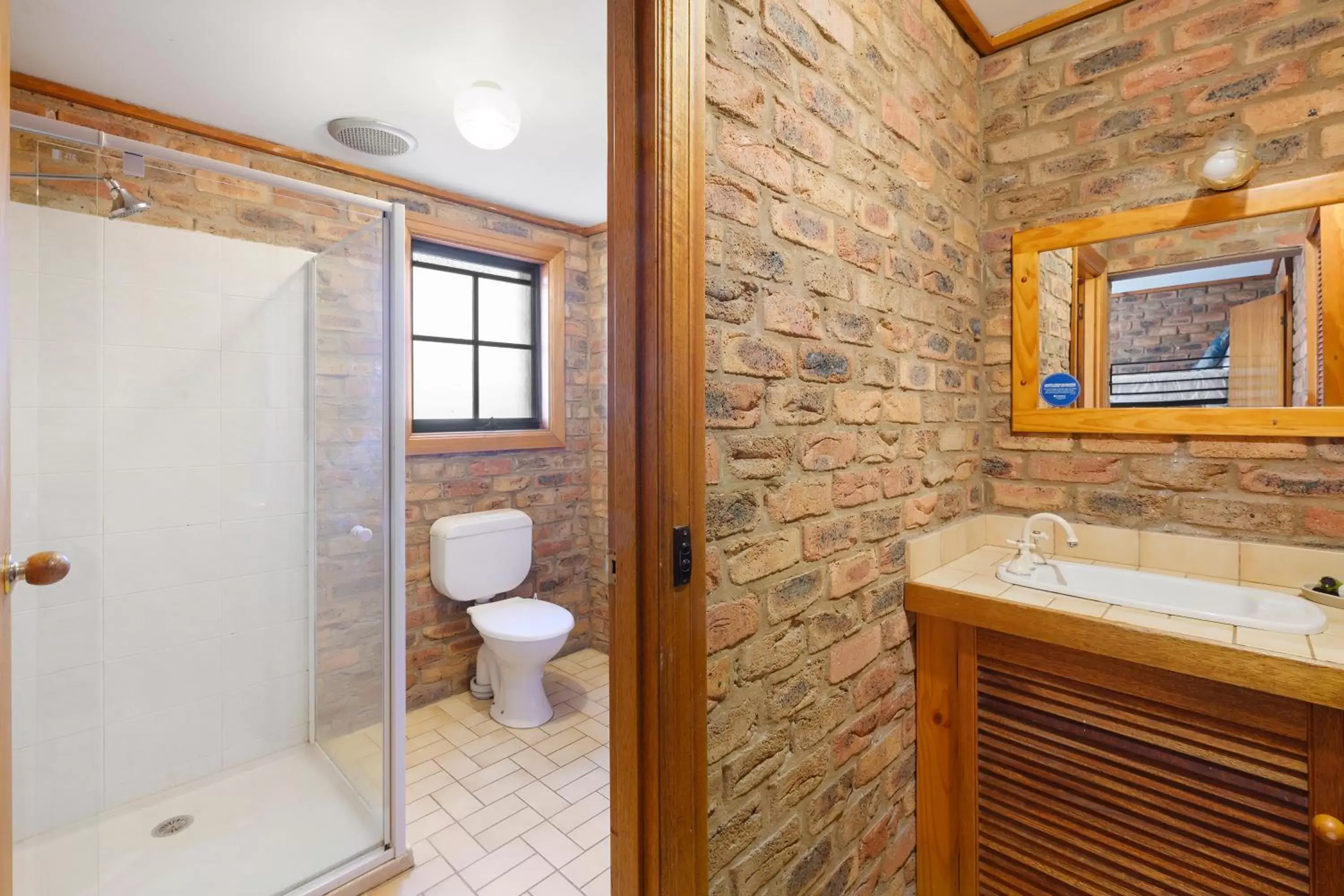 Bathroom in The Settlement Historic Hotel