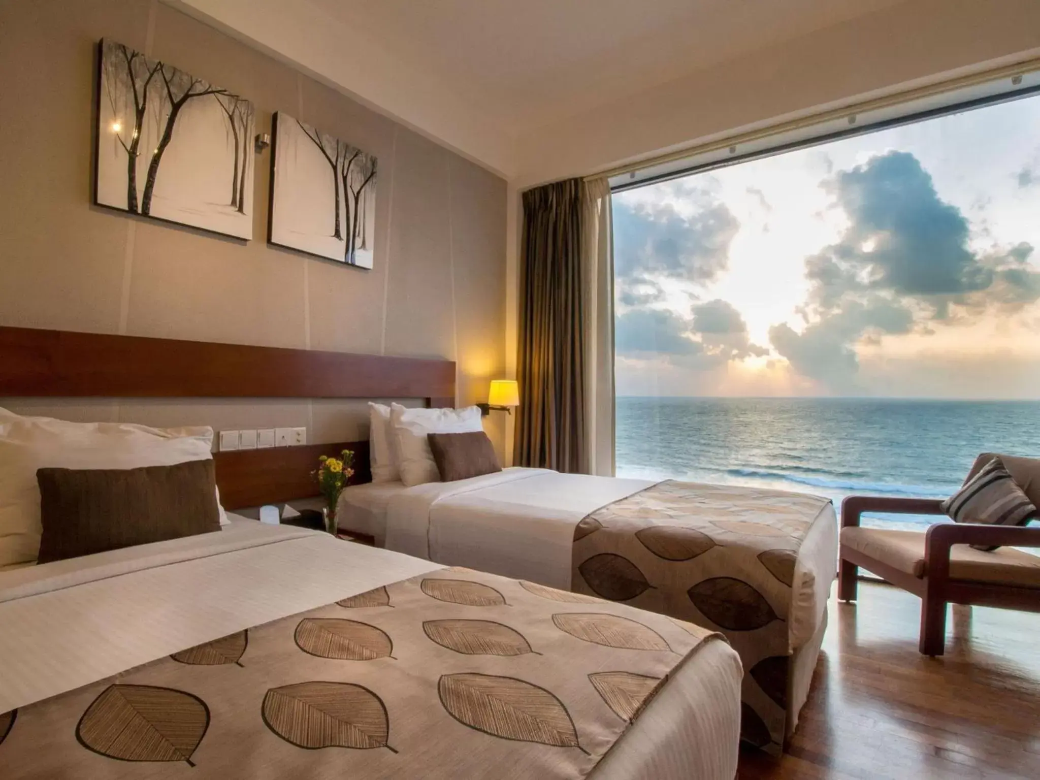 Bed in The Ocean Colombo - Guaranteed Sea View Rooms Bed in The Ocean Colombo - Guaranteed Sea View Rooms