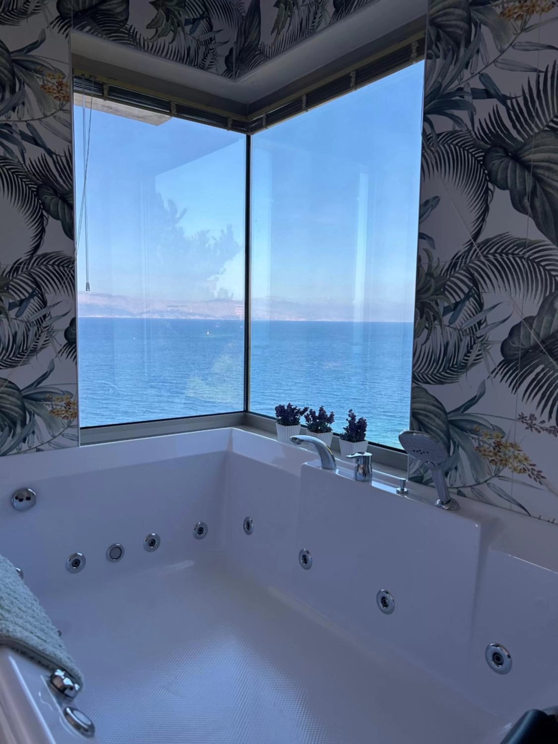 Hot Tub in Fener Hotel Café & Kahvalti