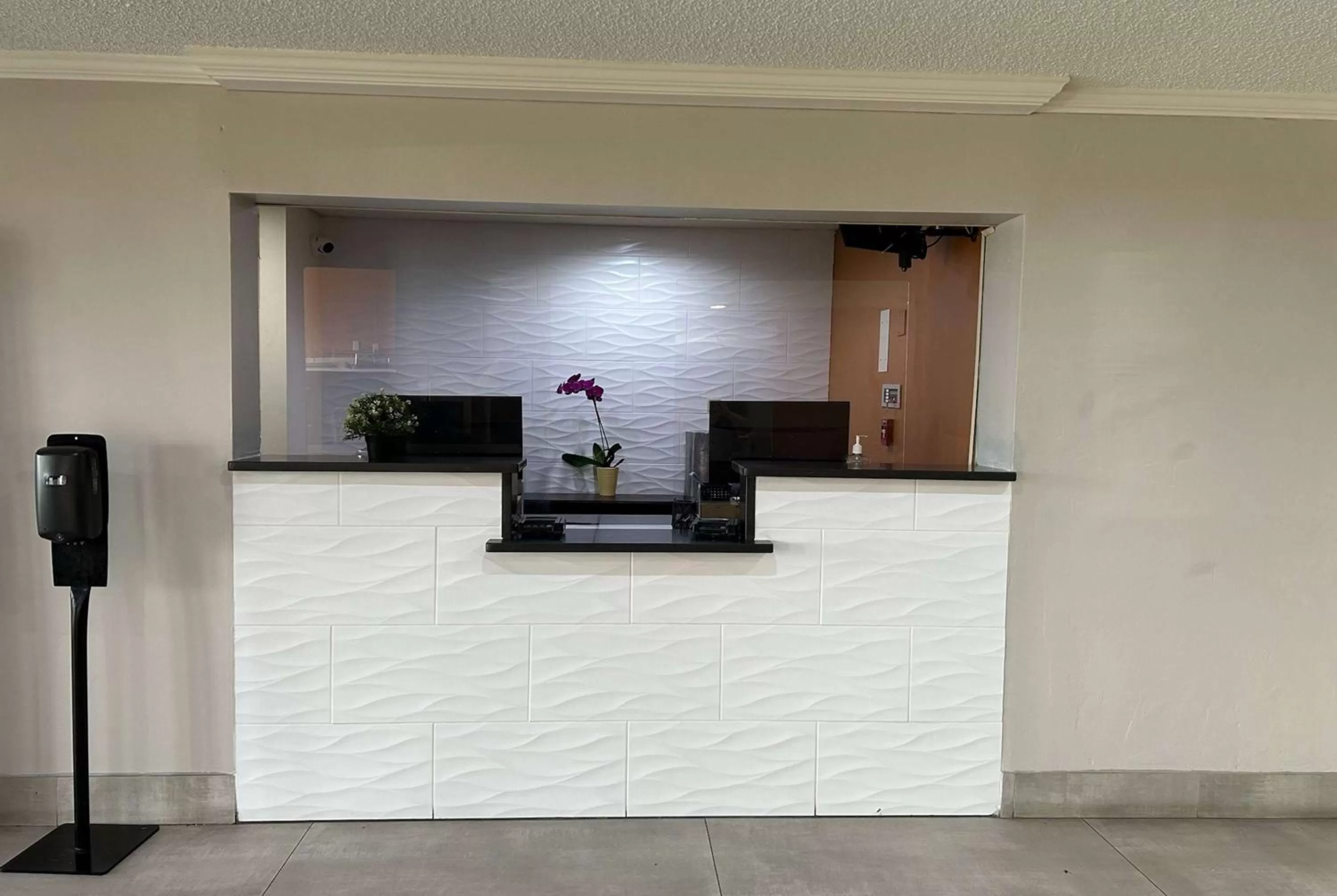 Lobby or reception in La Quinta by Wyndham Orlando South