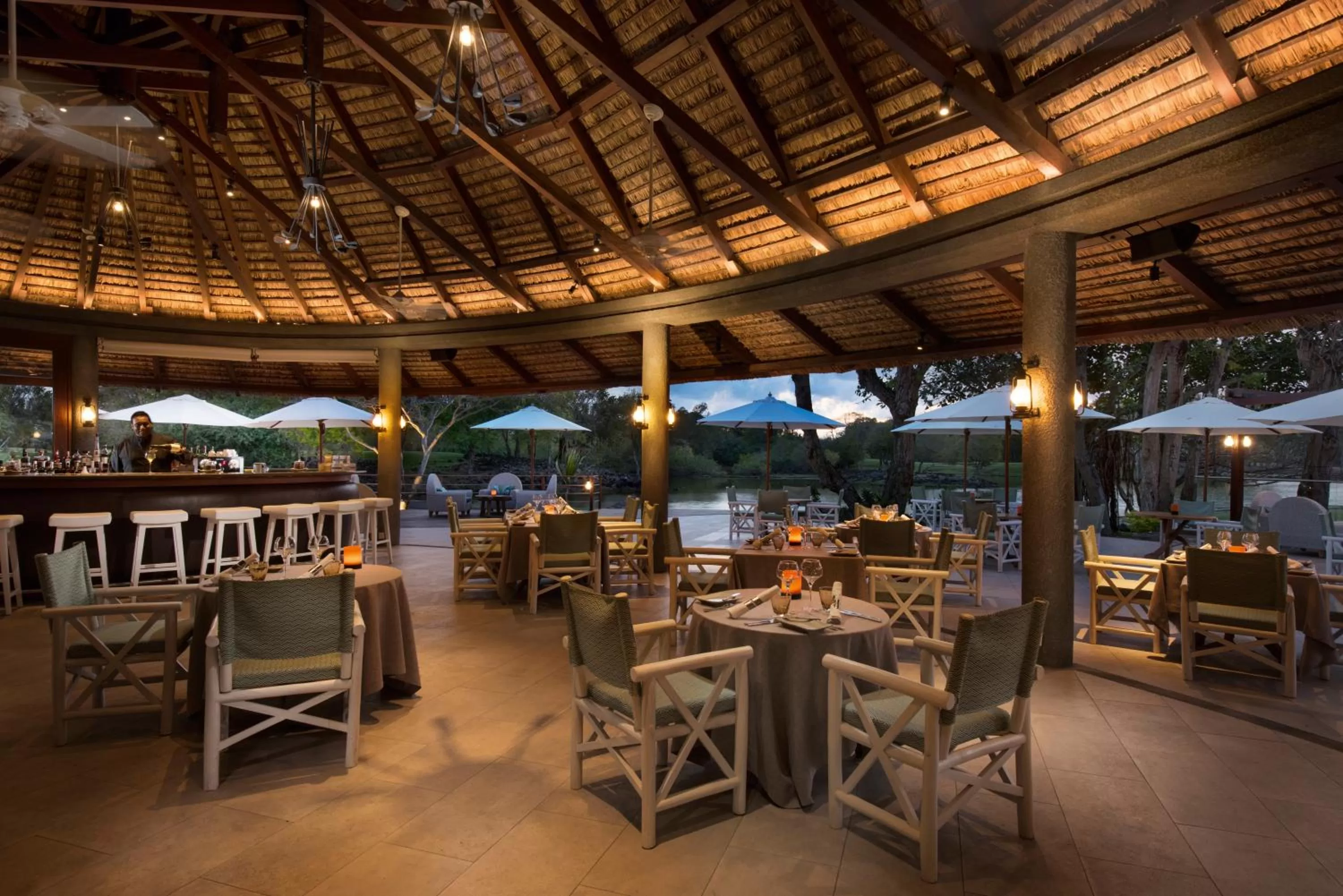 Restaurant/places to eat in Constance Belle Mare Plage