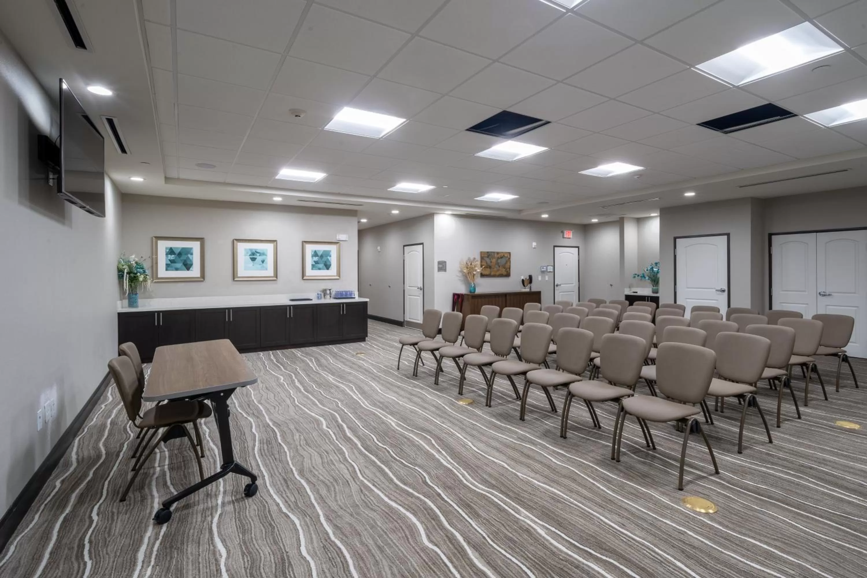 Meeting/conference room in Staybridge Suites Houston East - Baytown by IHG