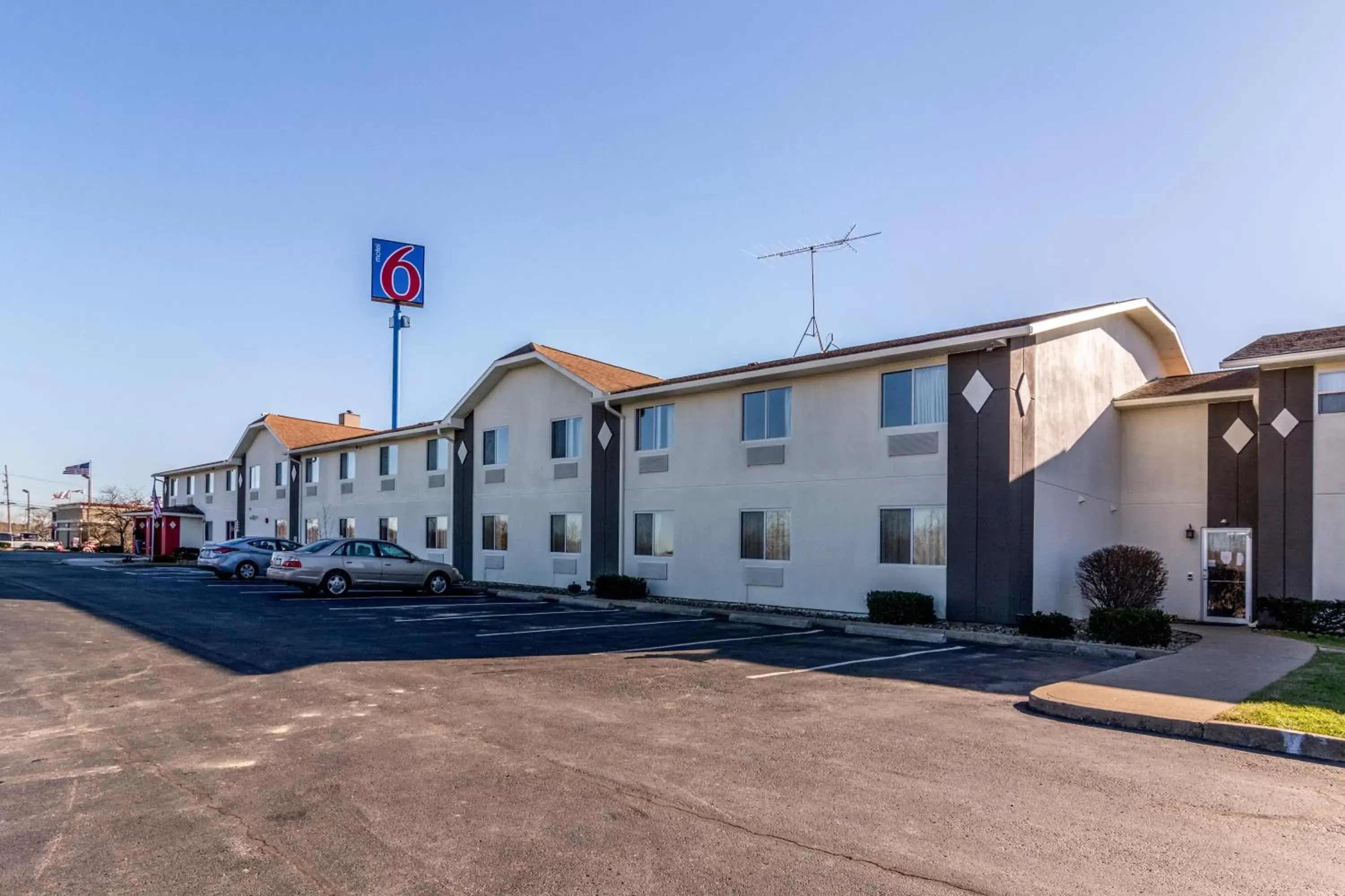 Facade/entrance, Property Building in Motel 6-Barkeyville, PA