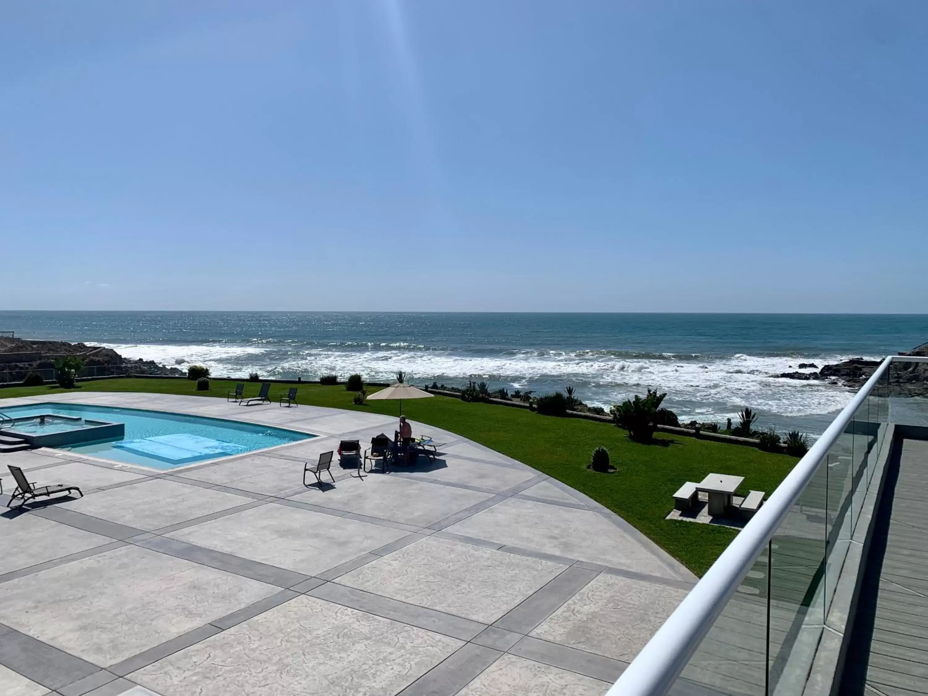 Pool View in Fabulous Ocean View Condo with Walking Distance to the Beach!