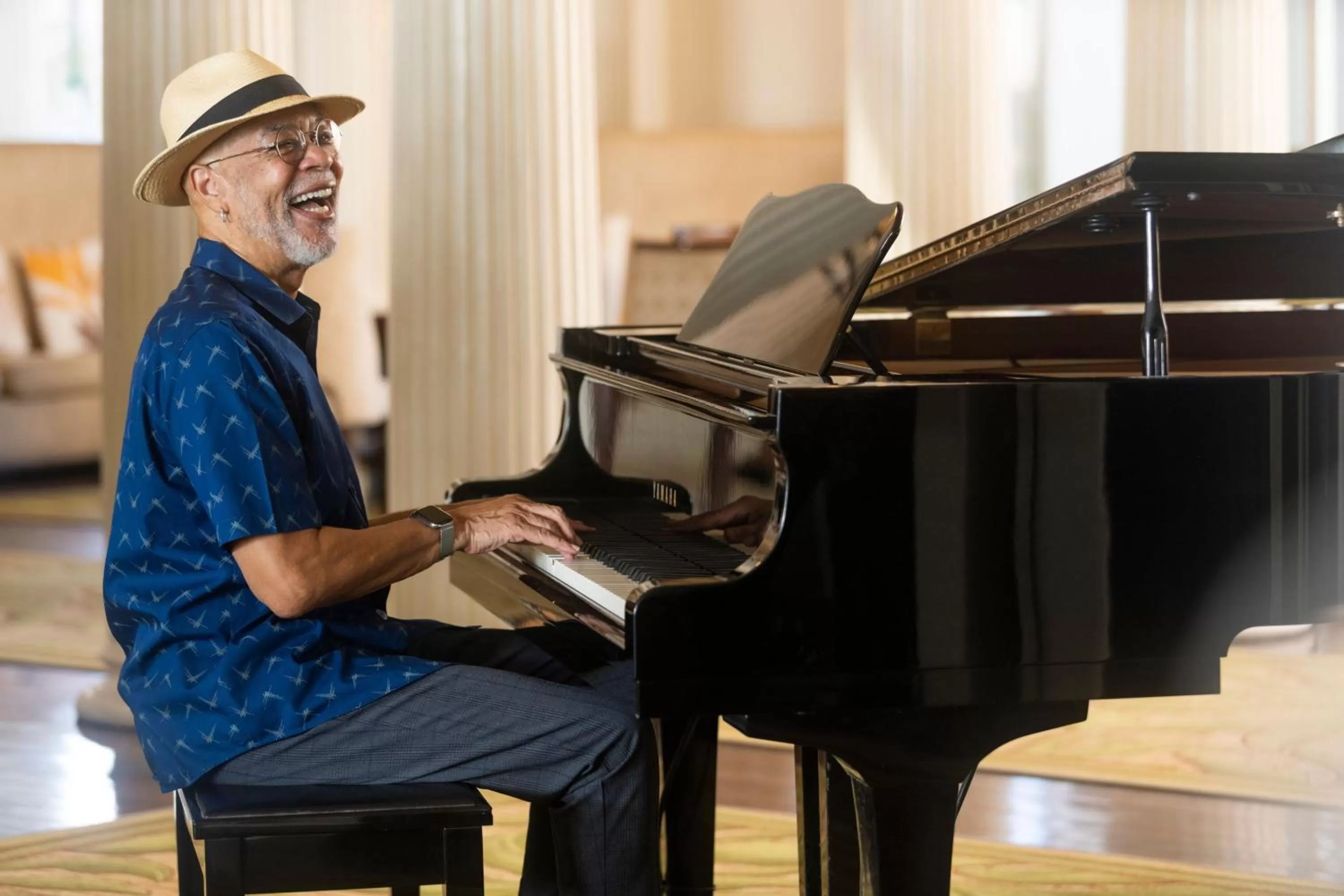 Lounge or bar in Moana Surfrider, A Westin Resort & Spa, Waikiki Beach
