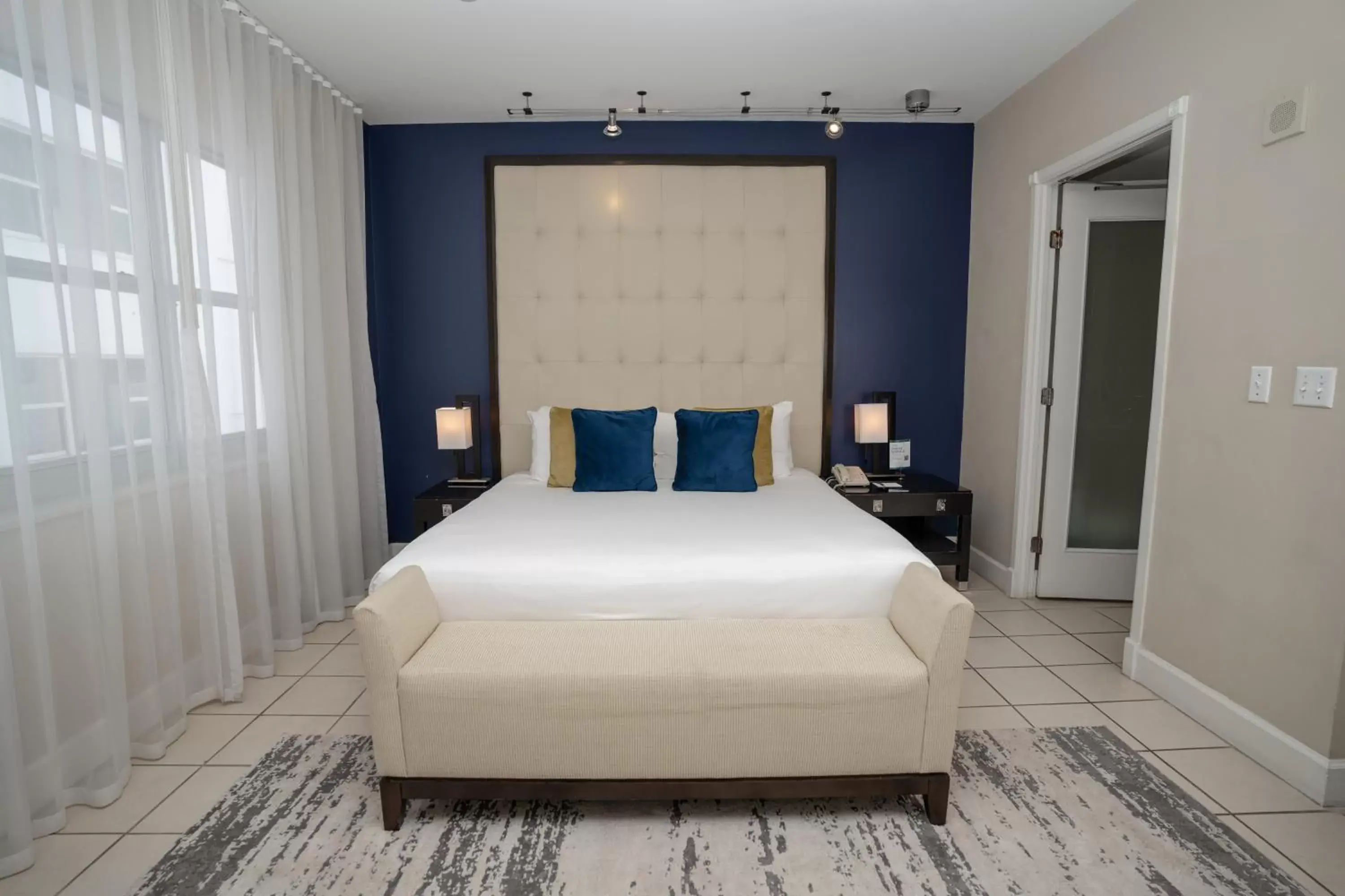 Bedroom, Bed in The Sagamore Hotel South Beach