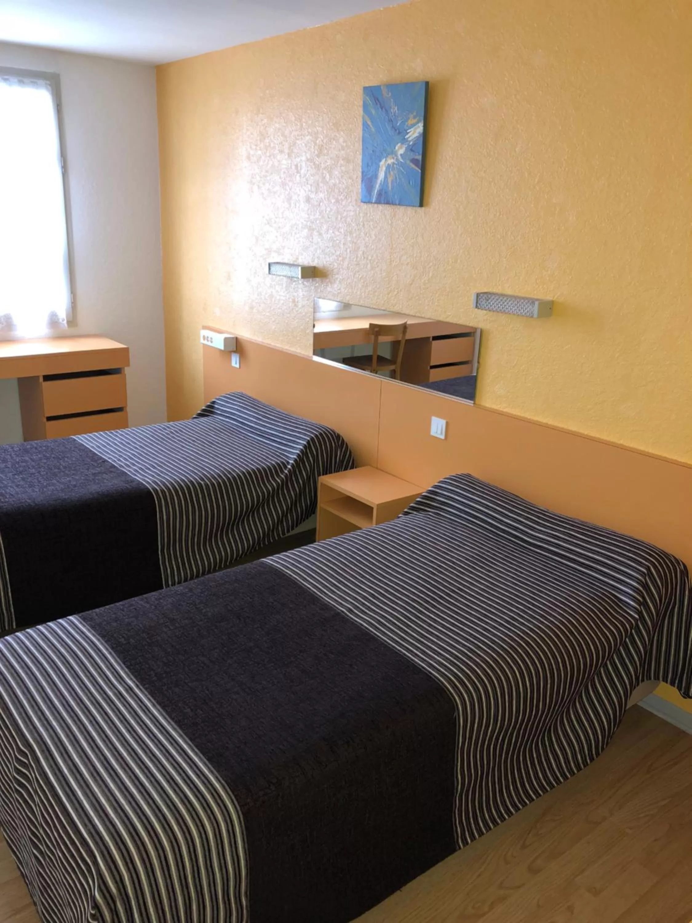 Decorative detail, Bed in Hôtel Au Petit Languedoc