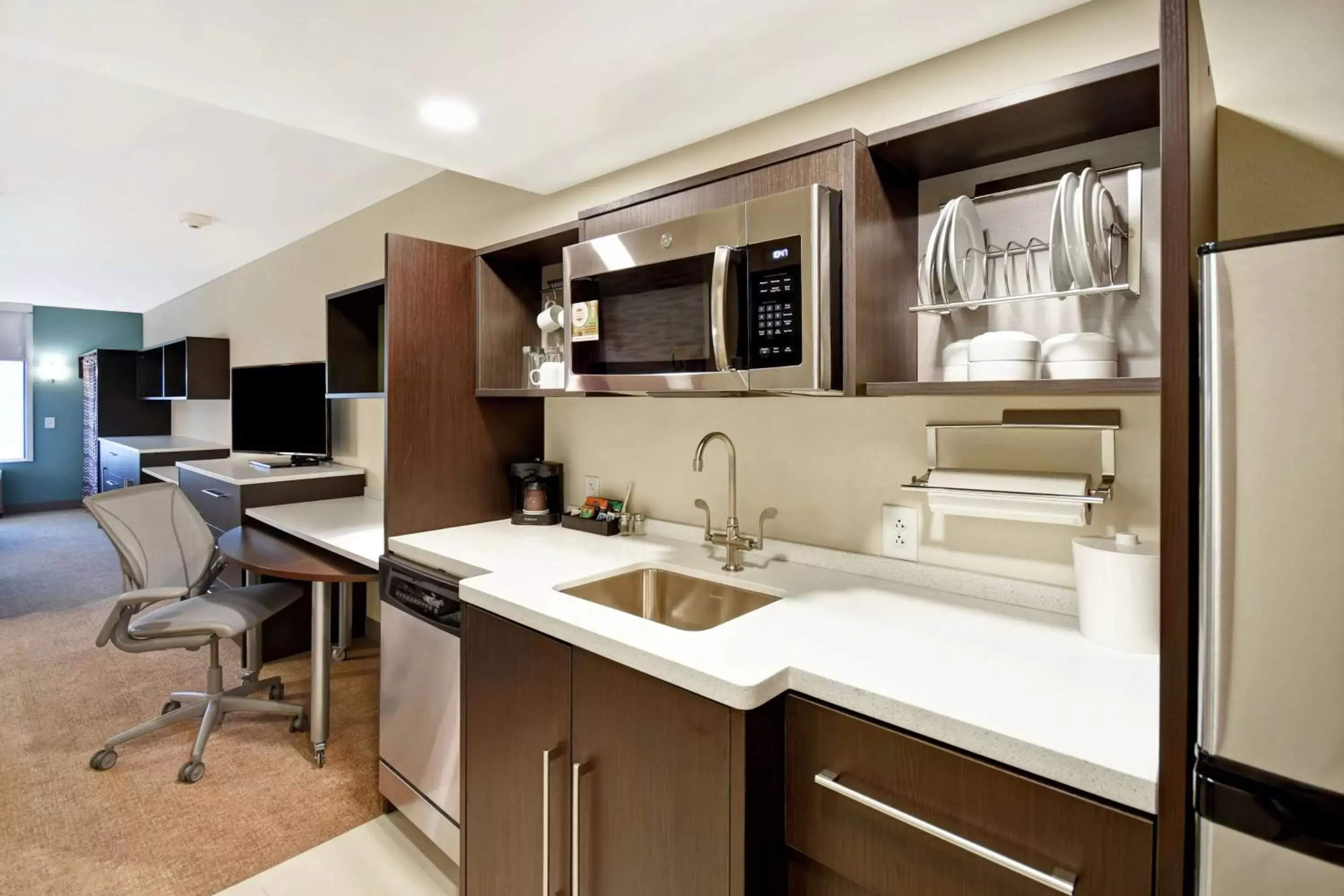 Bedroom, Kitchen/Kitchenette in Home2 Suites By Hilton Lagrange