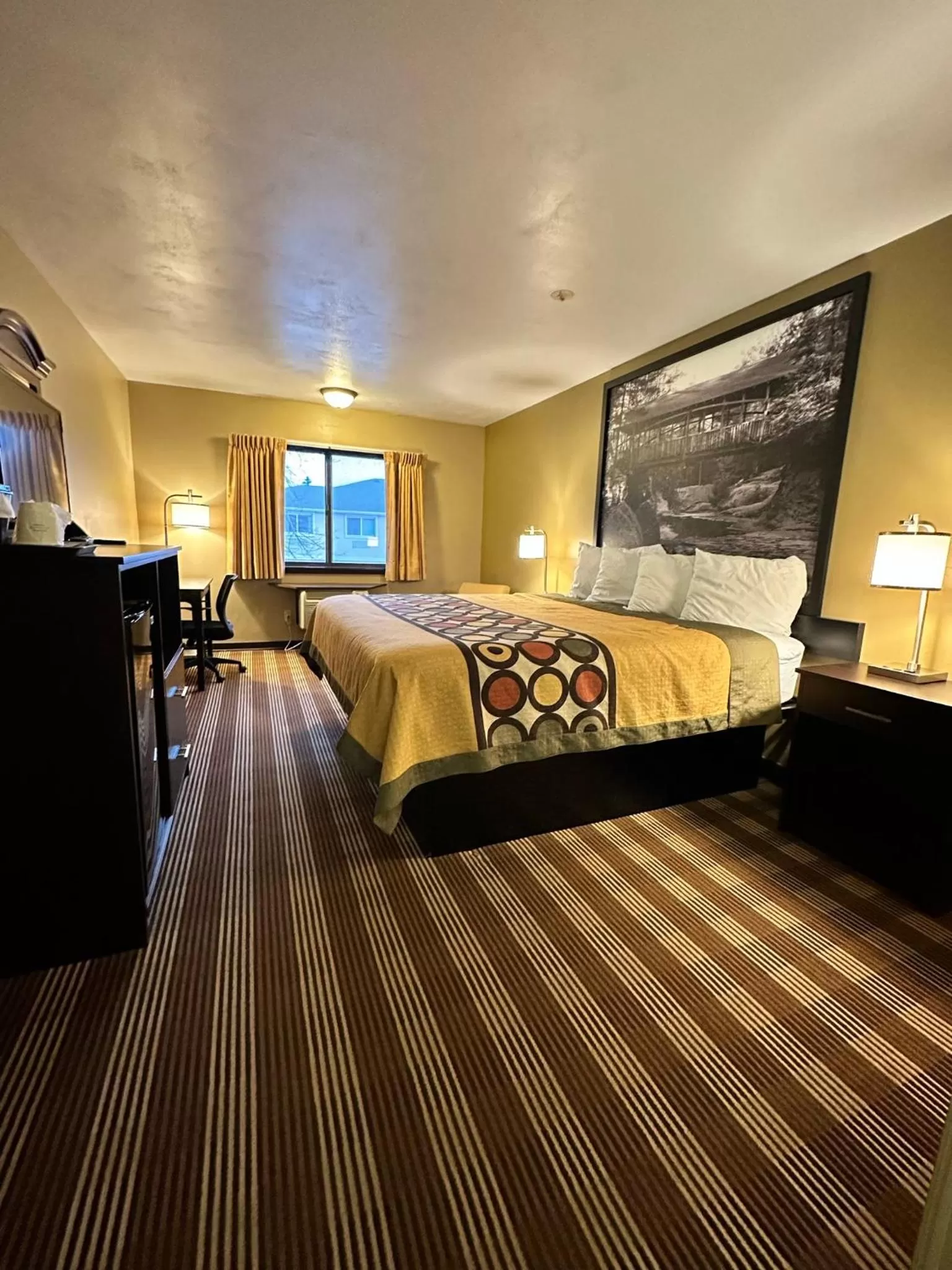 Photo of the whole room, Bed in Super 8 by Wyndham Eau Claire WI