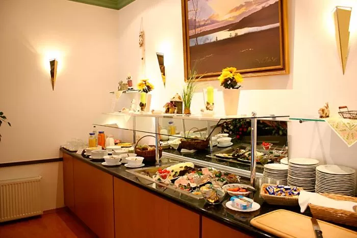 Restaurant/places to eat in Hotel Stadt Reinfeld