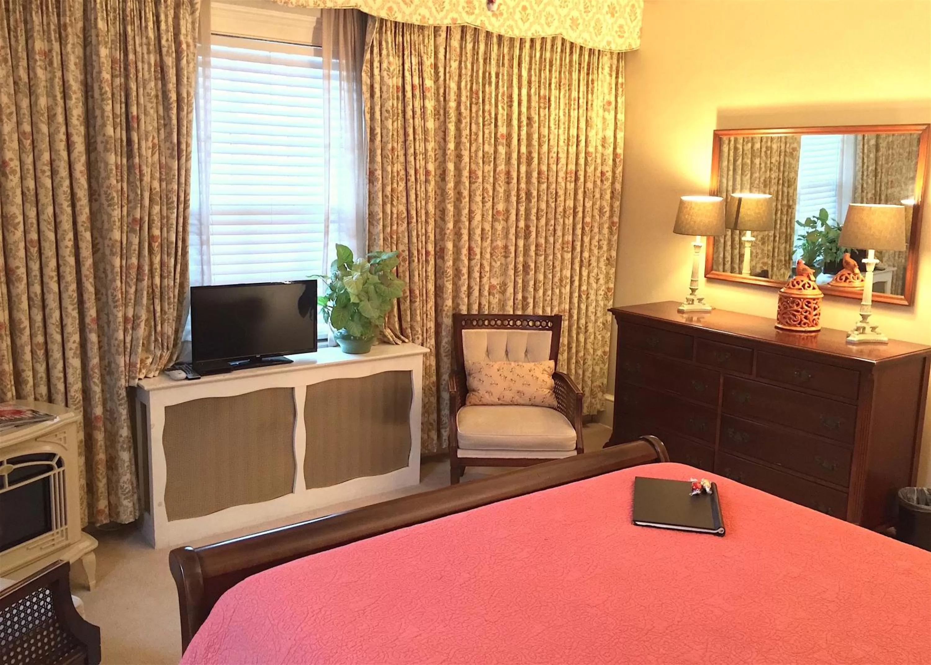 Decorative detail, TV/Entertainment Center in The Lancaster Bed and Breakfast