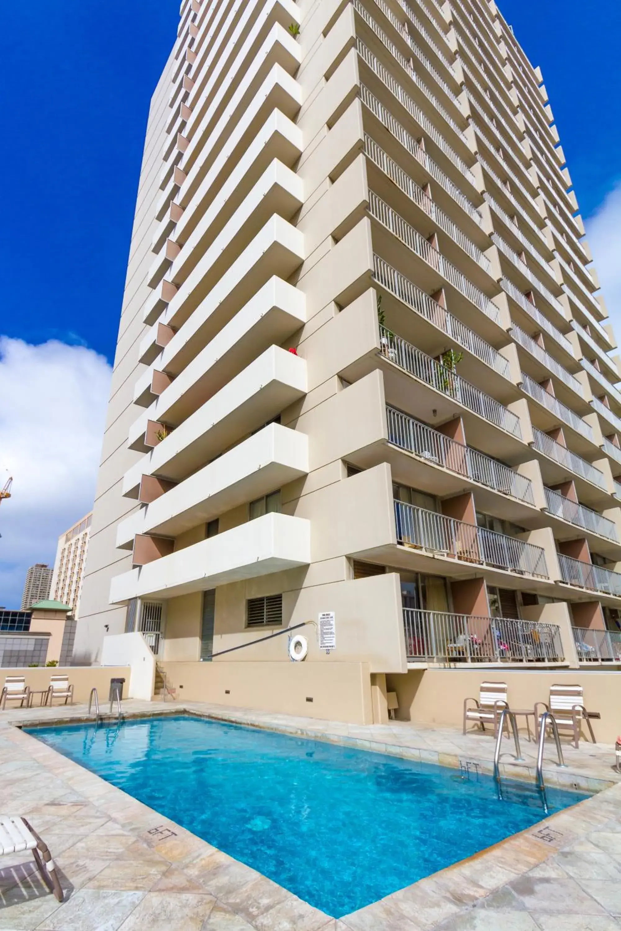 Property Building in Tropical Studios at Marine Surf Waikiki - FREE PARKING - BEST LOCATION - FULL KITCHEN - SWIMMING POOL