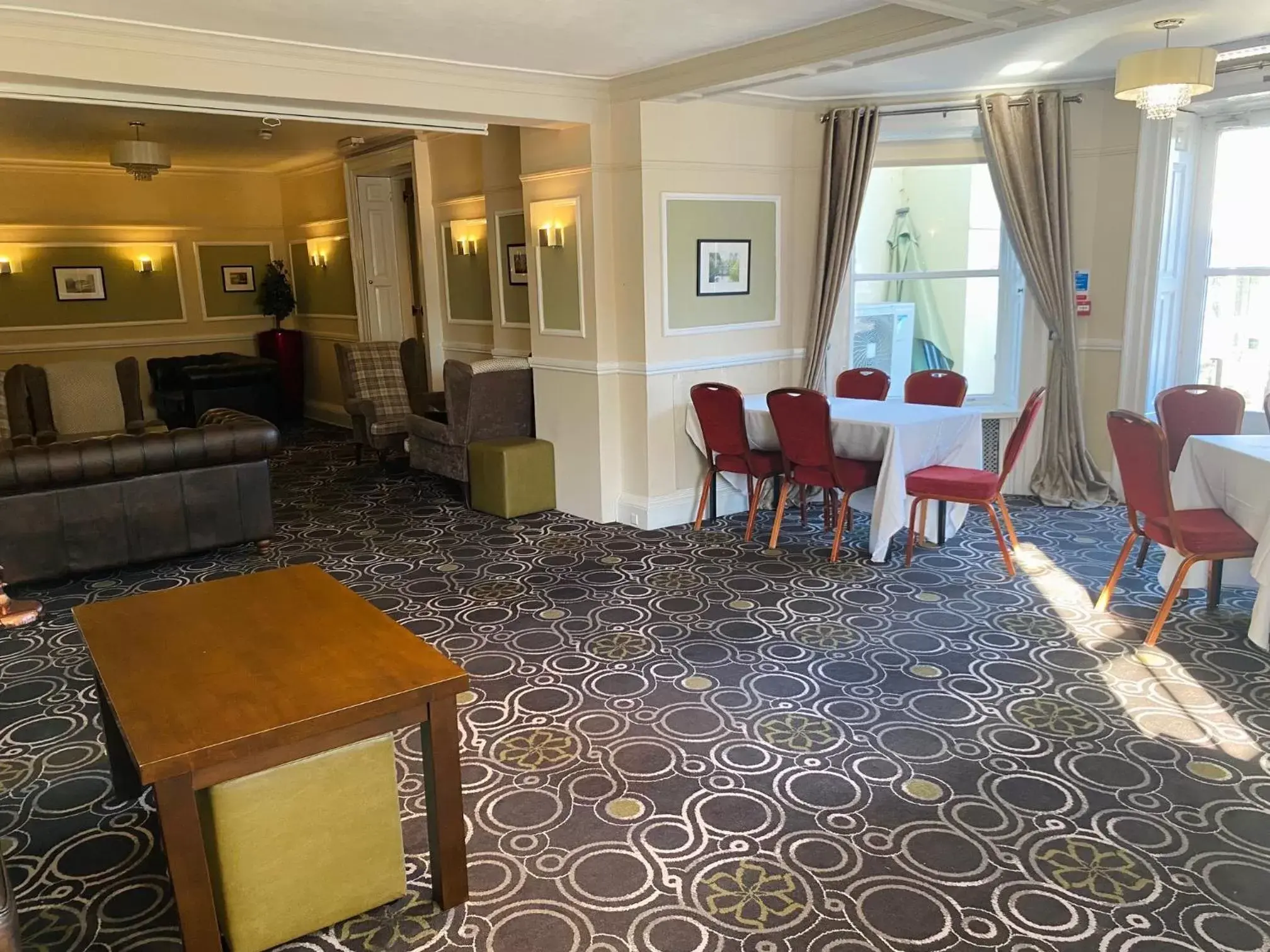 Living room in Best Western Priory Hotel