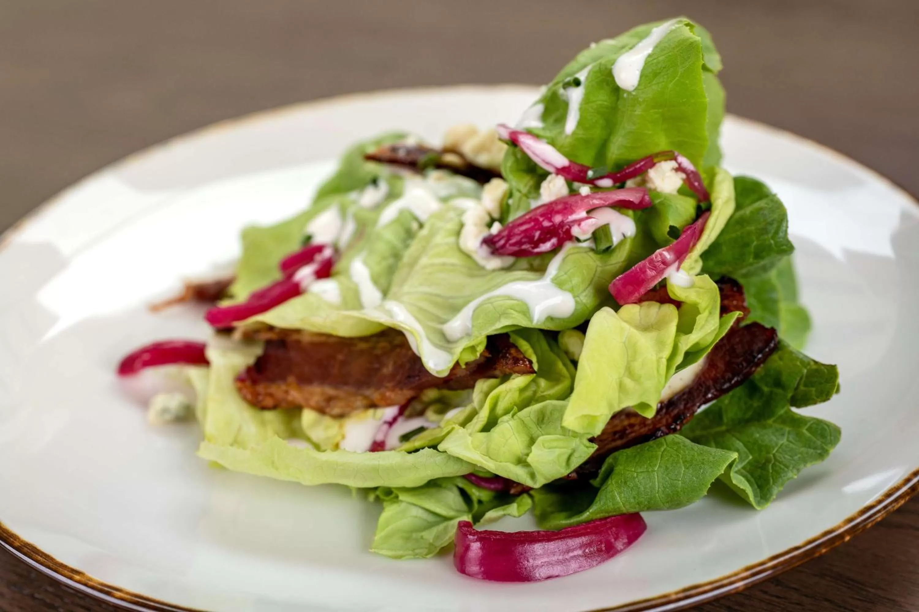 Lounge or bar in The Peregrine Omaha Downtown Curio Collection By Hilton