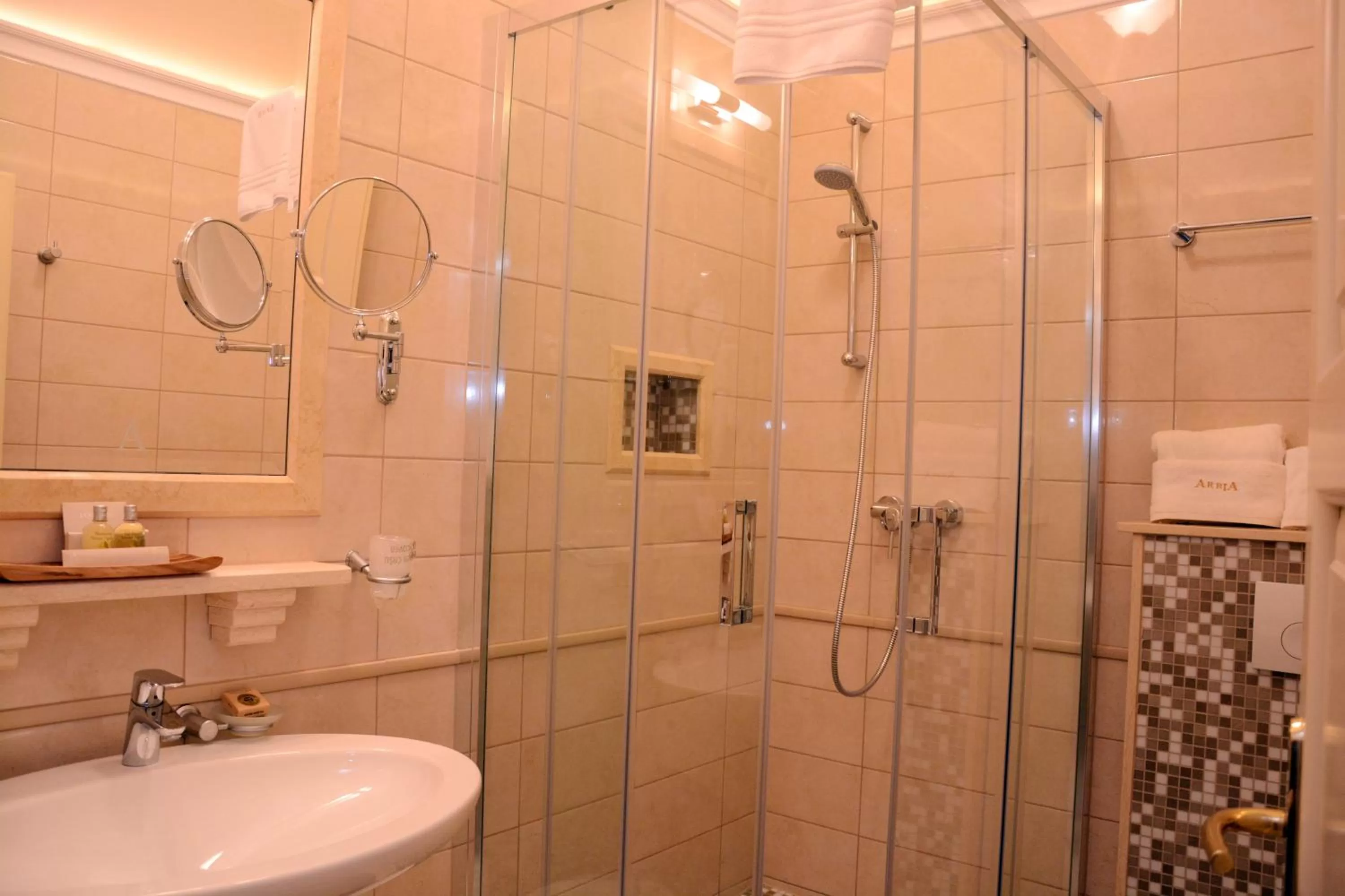 Arbia Dorka Heritage Palace