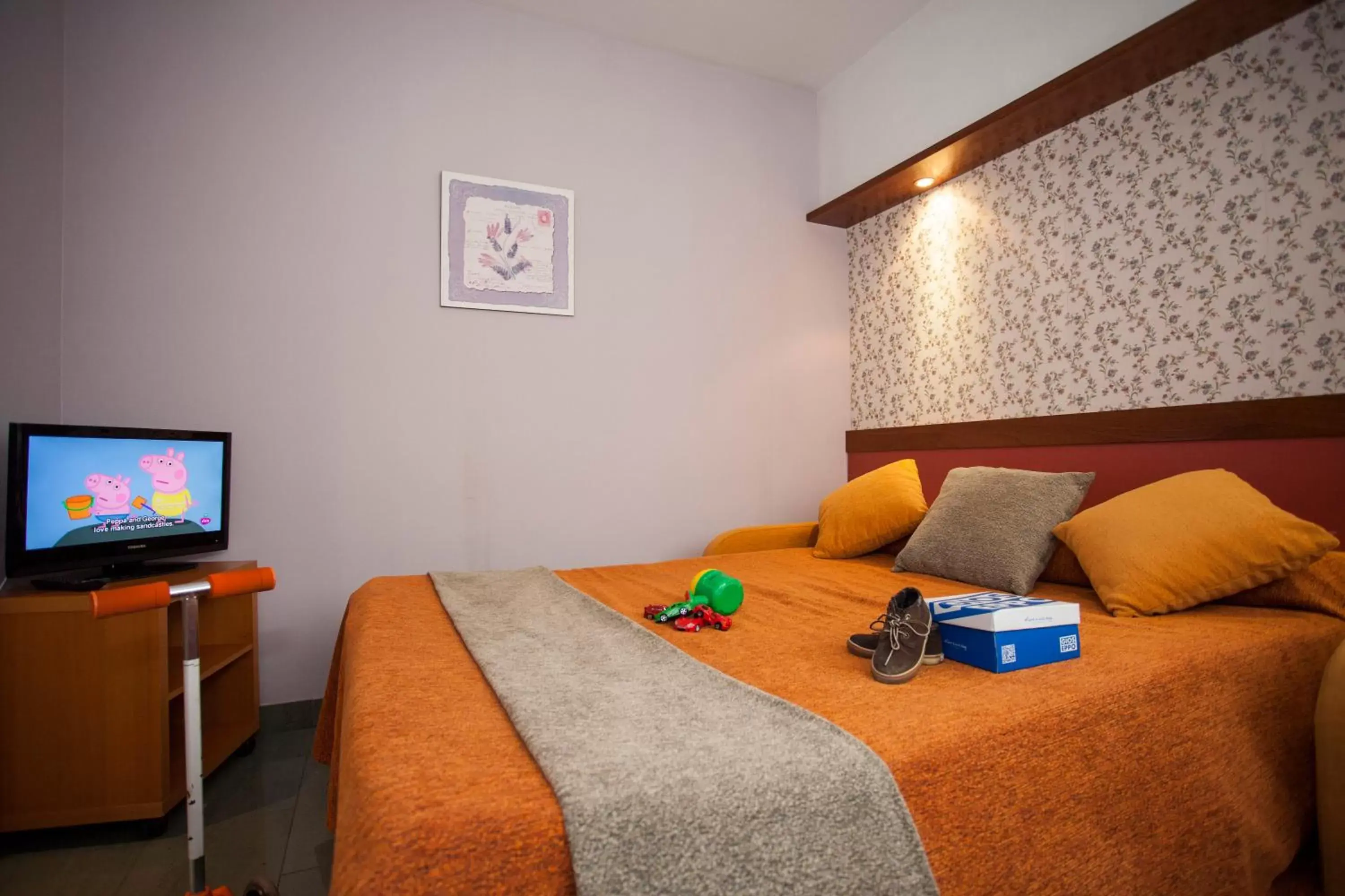 Bedroom, Bed in Hotel Jardín de Aranjuez