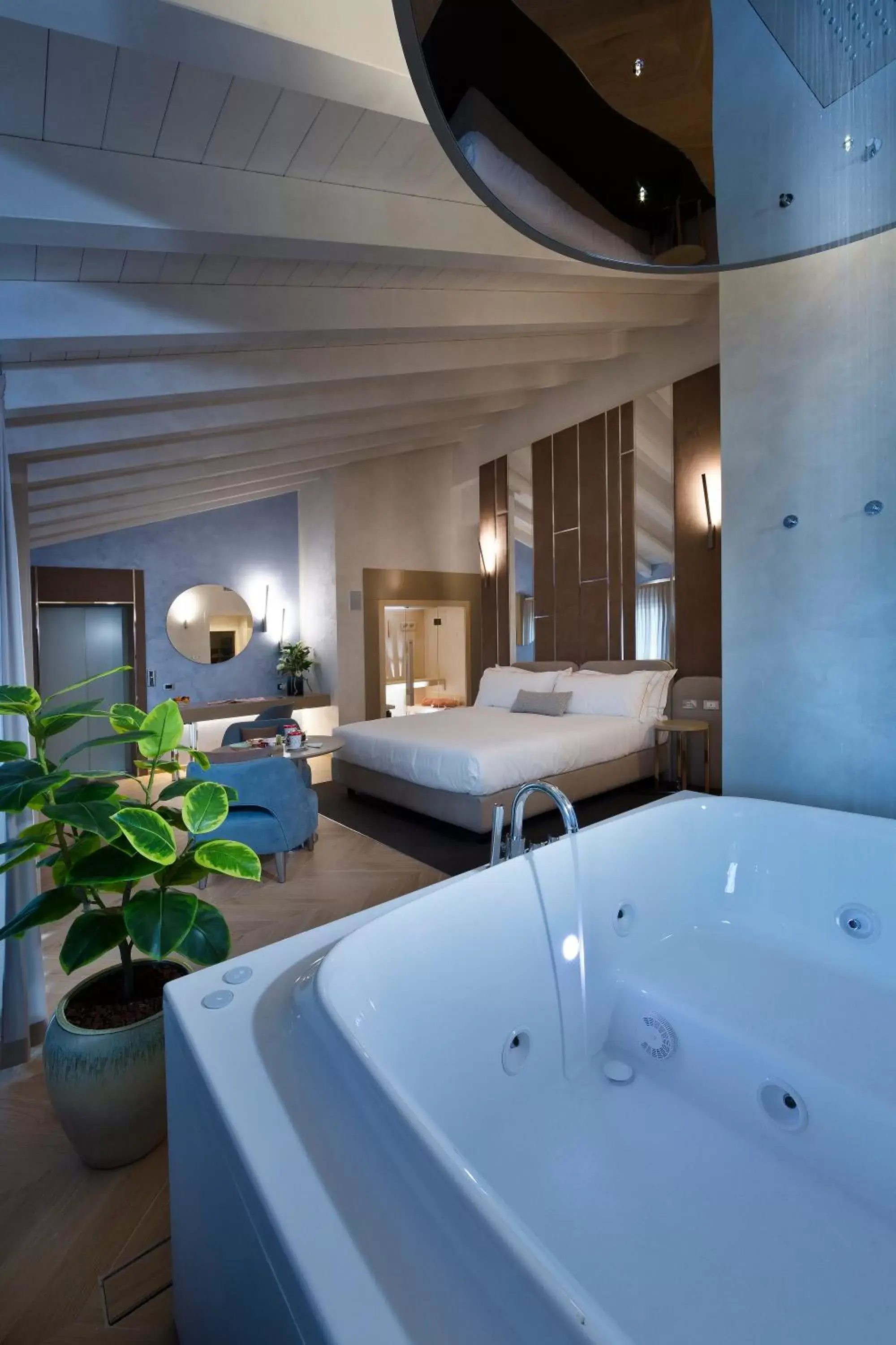 Bathroom in Vip's Motel Luxury Accommodation & Spa