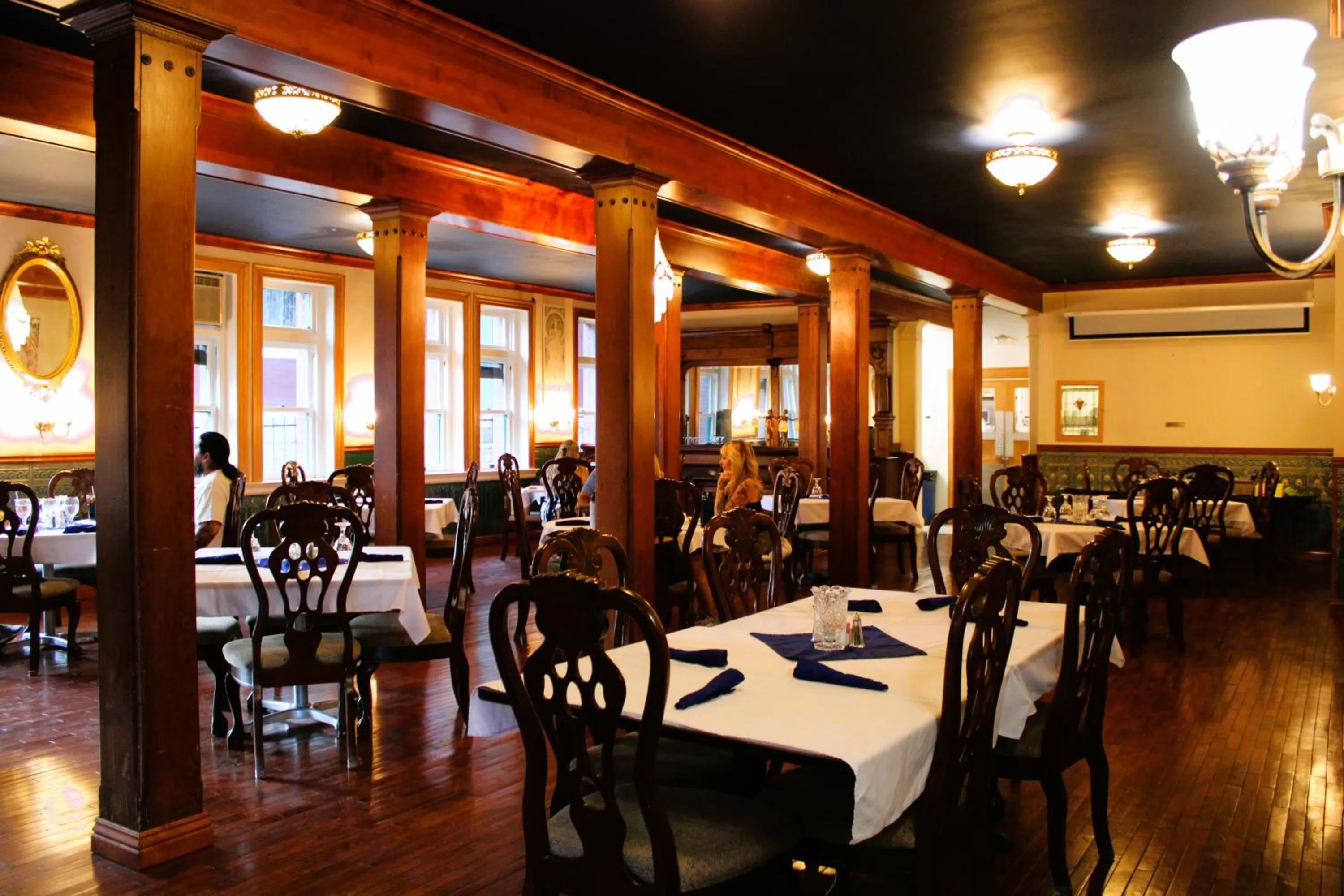 Restaurant/places to eat in Copper Queen Hotel