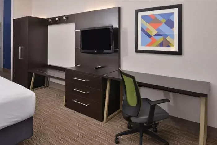 Queen Room with Two Queen Beds - Disability Access in Holiday Inn Express Hotel and Suites Abilene, an IHG Hotel