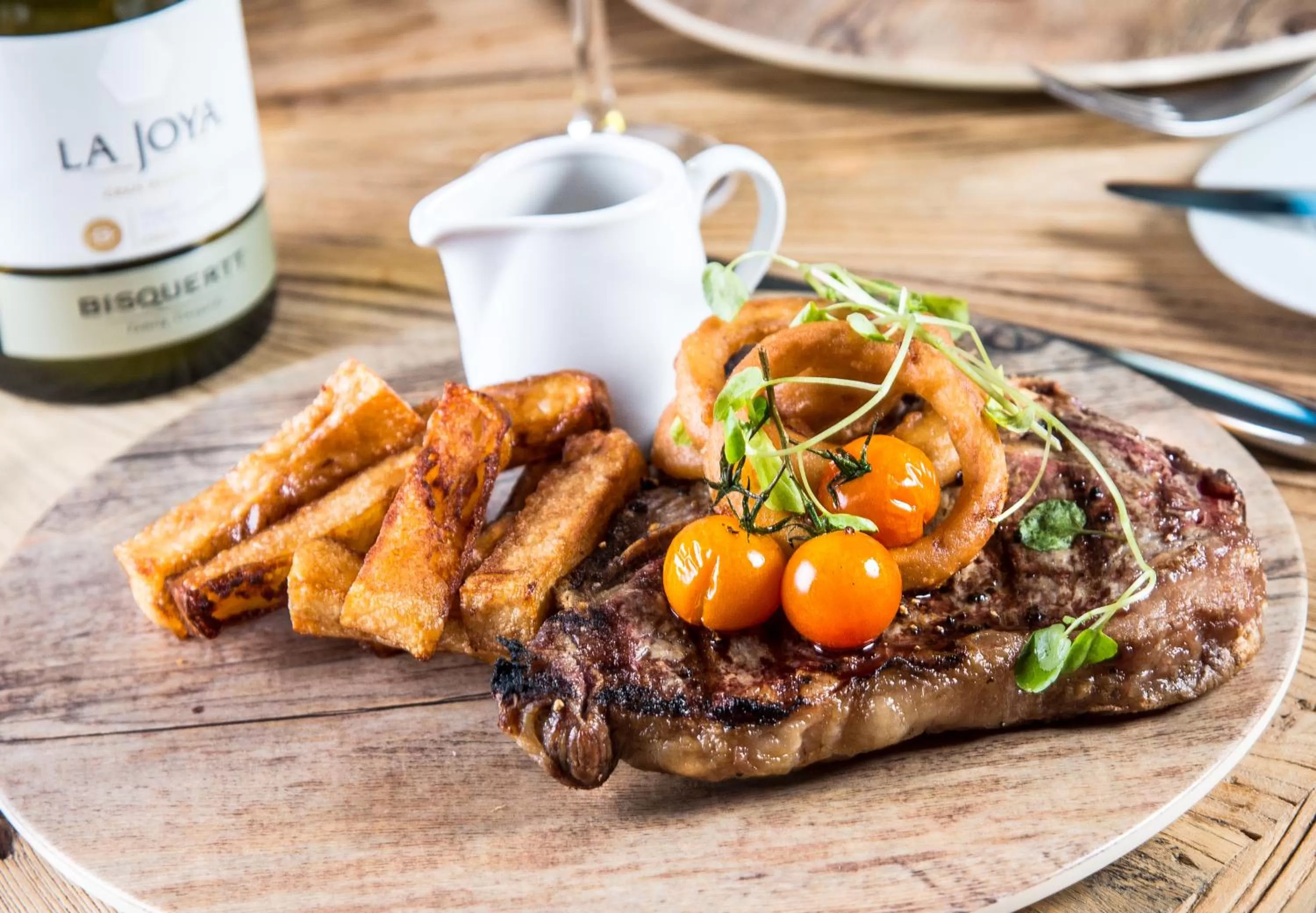 Food and drinks in The Shankly Hotel