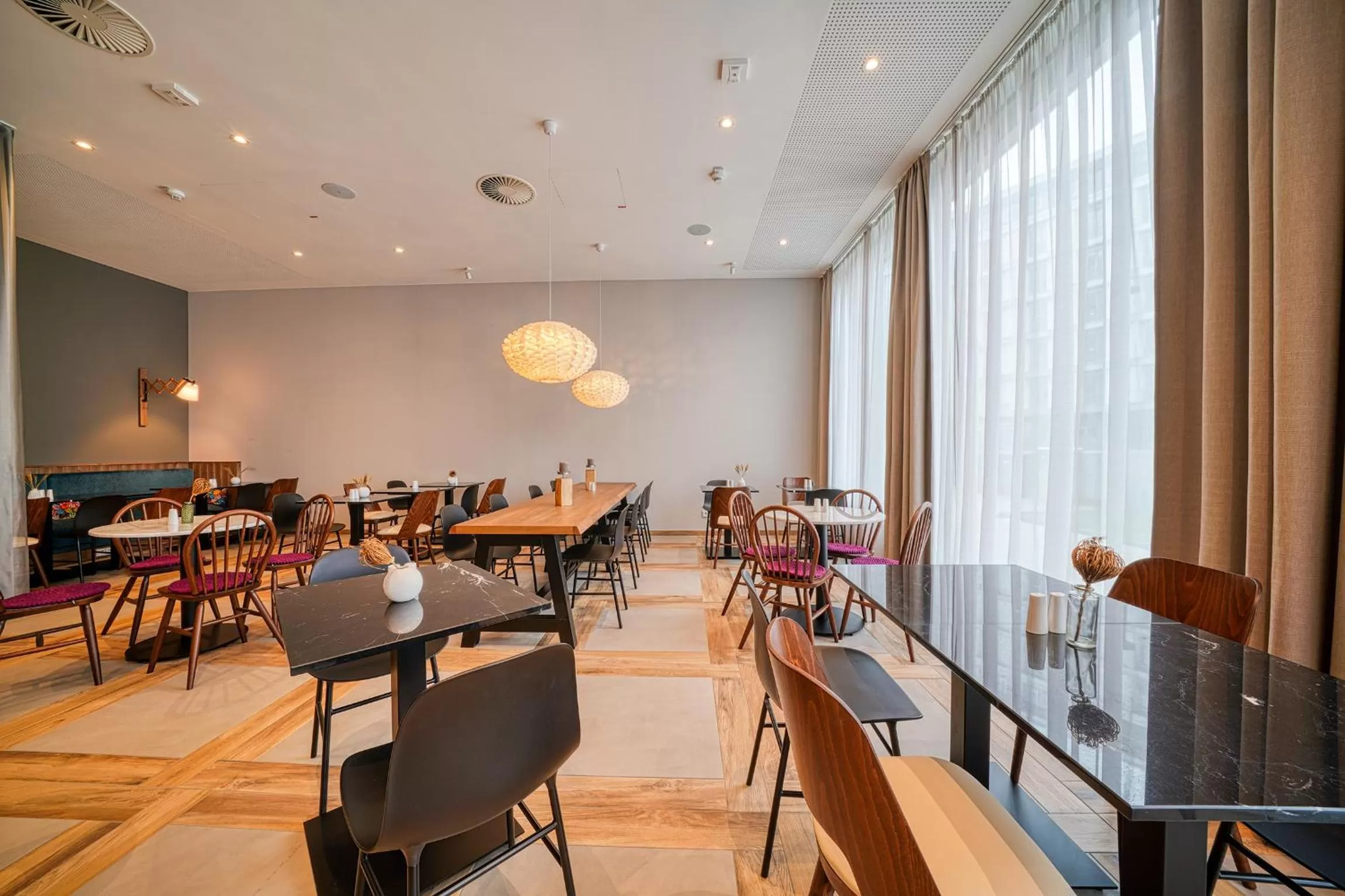 Restaurant/places to eat in Vienna House Easy by Wyndham Freiburg City