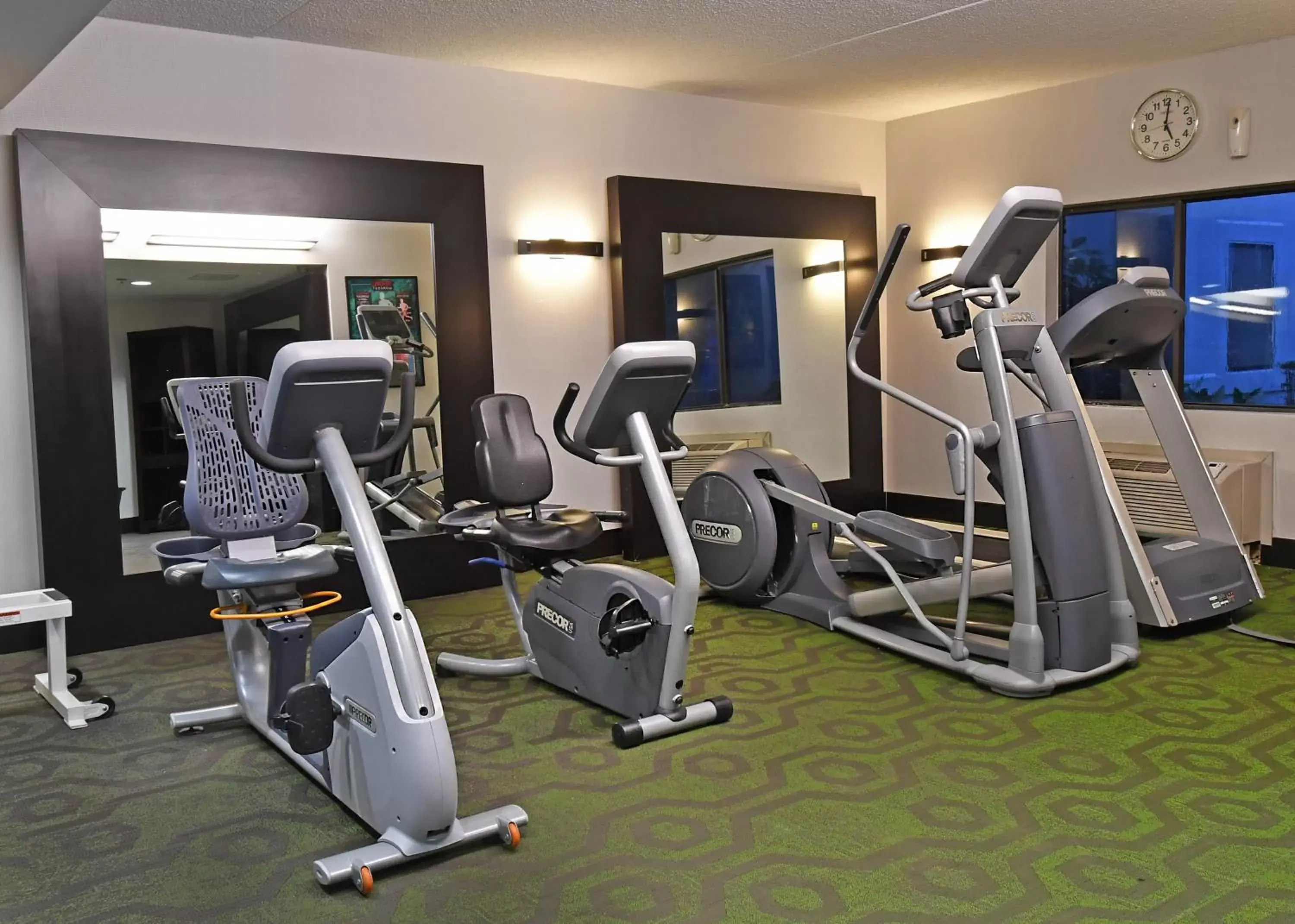 Fitness centre/facilities, Fitness Center/Facilities in Holiday Inn Irving Las Colinas, an IHG Hotel