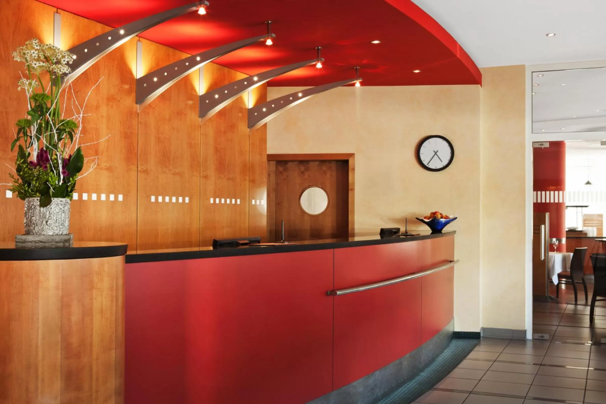 Lobby or reception in IntercityHotel Kassel